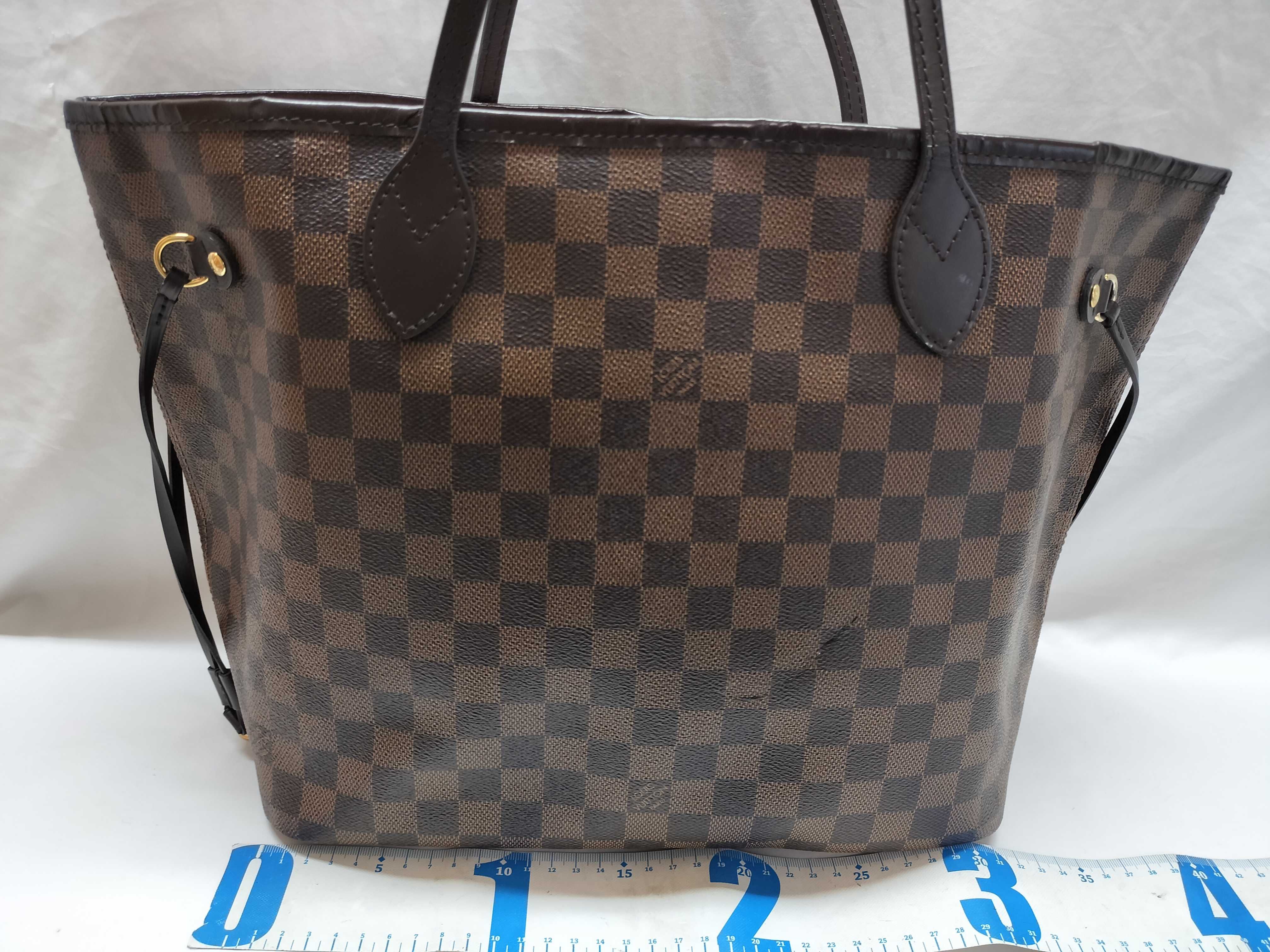 Neverfull MM Rose Ballerine Tote Bag — view 2
