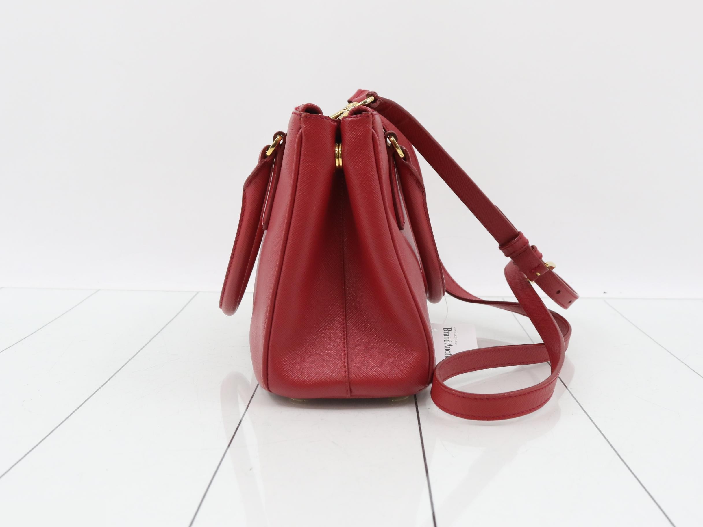 BN2316 Galleria Saffiano Shoulder Bag — view 3