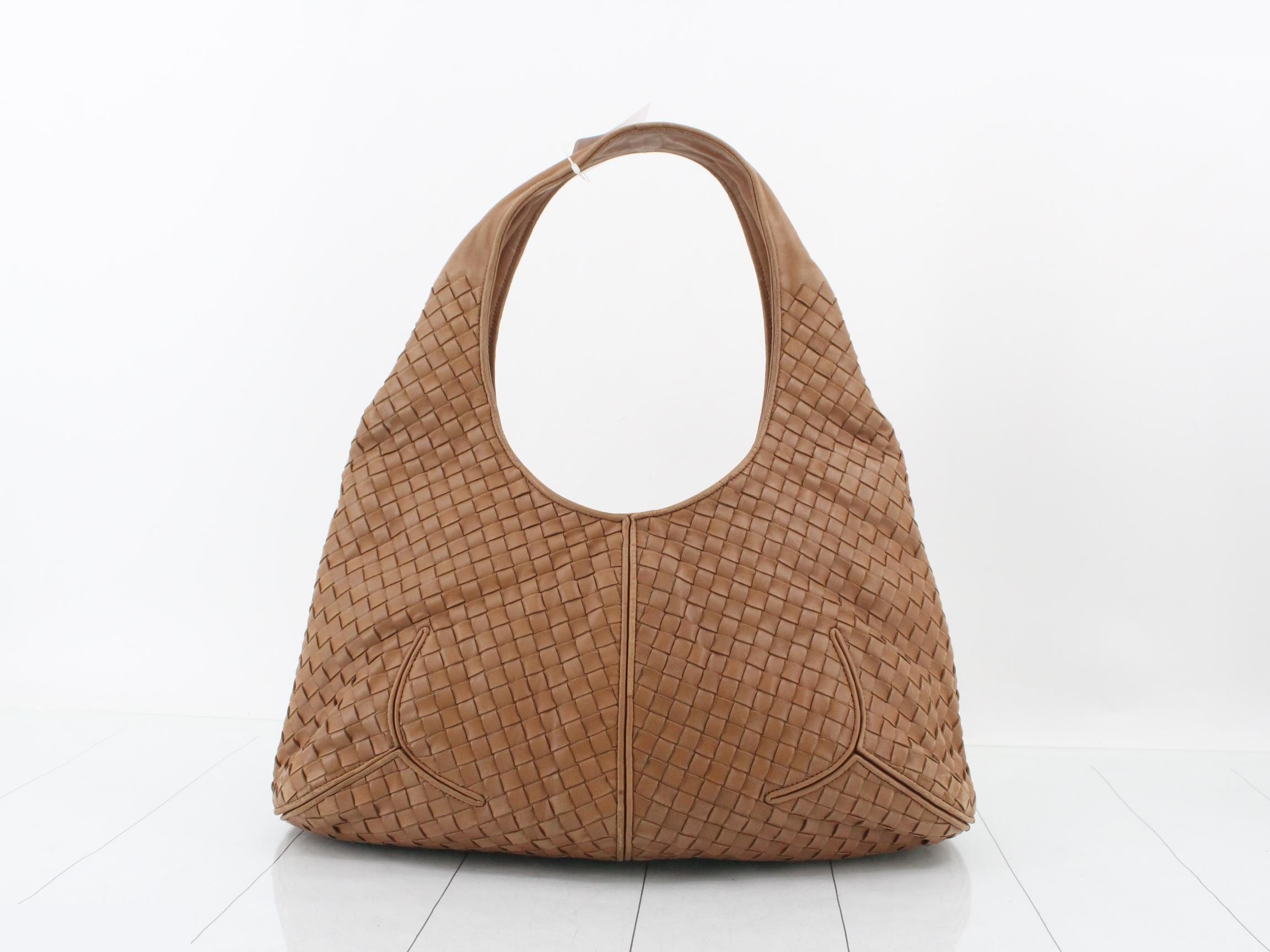 Intrecciato shoulder bag, leather, brown — view 2