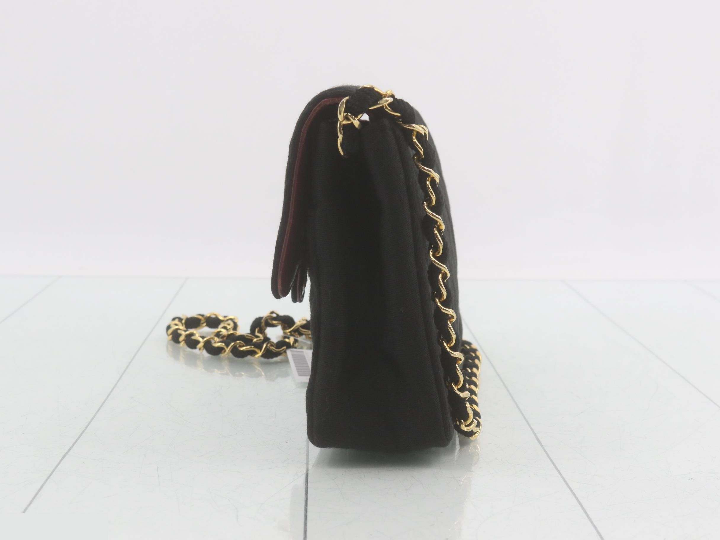 Matelassé Classic Small Chain Shoulder Bag, Cotton, Black, Serial Number 0 — view 3