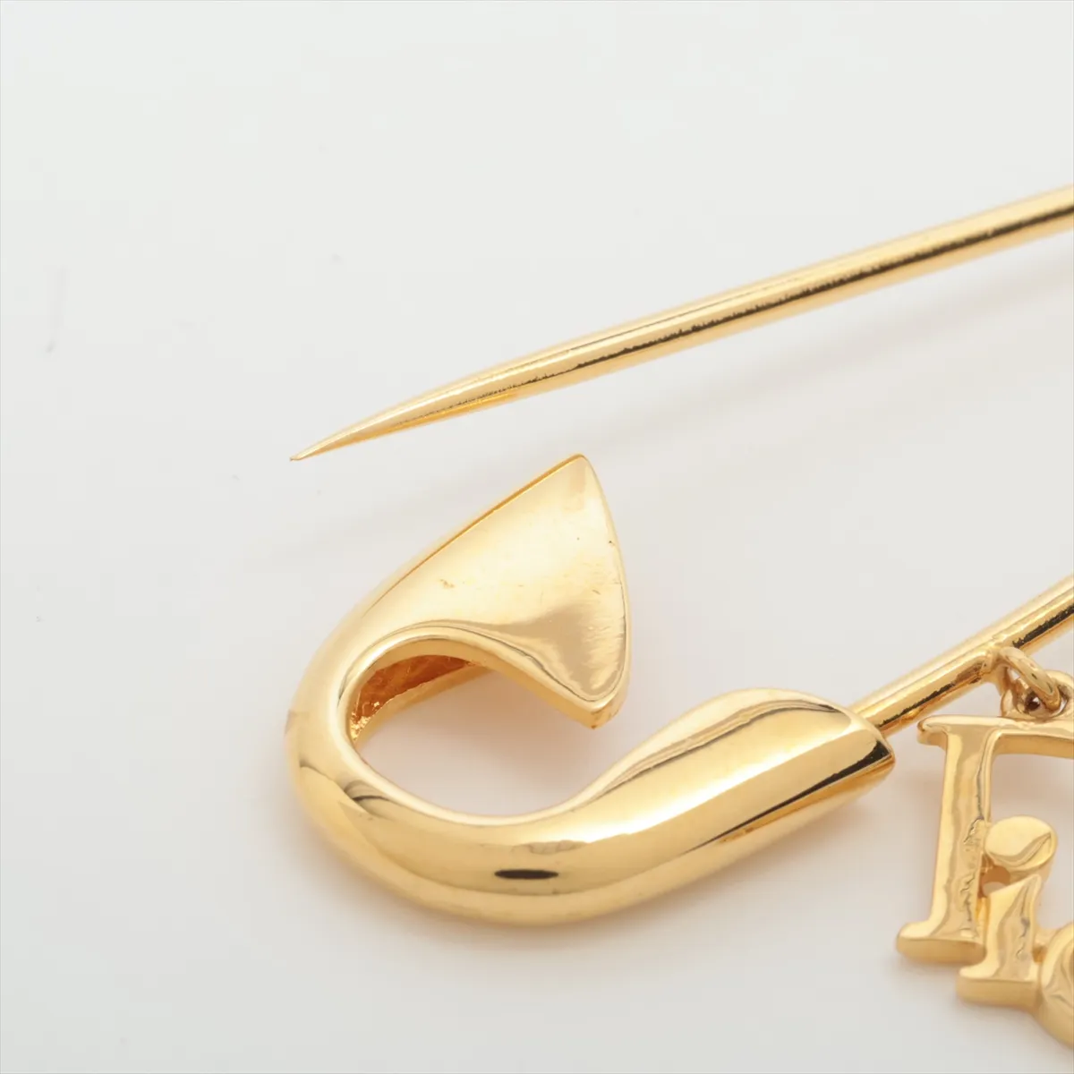 logo pin brooch, GP gold, — view 3