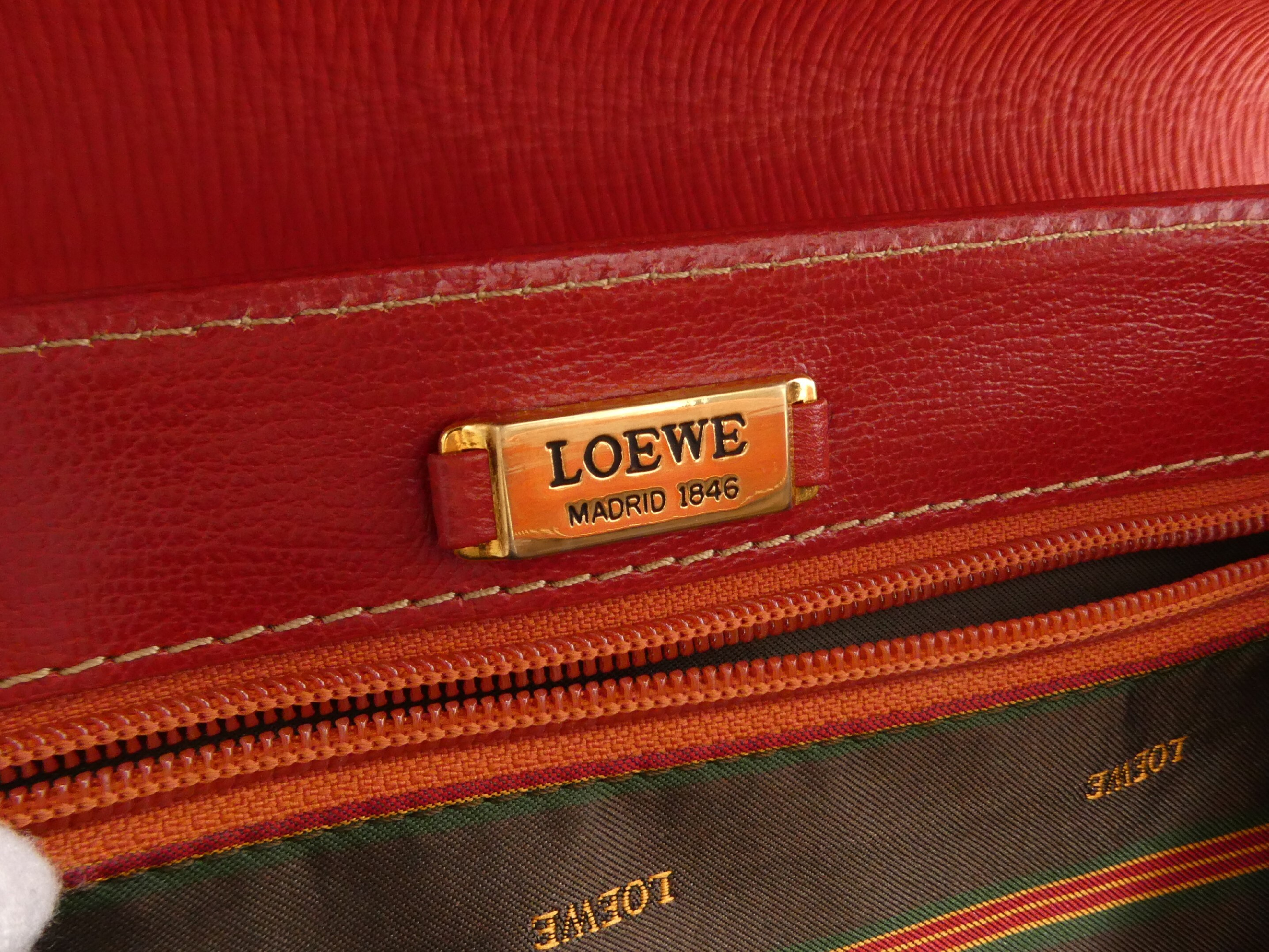 Velázquez Twisted Clasp Shoulder Bag — view 8