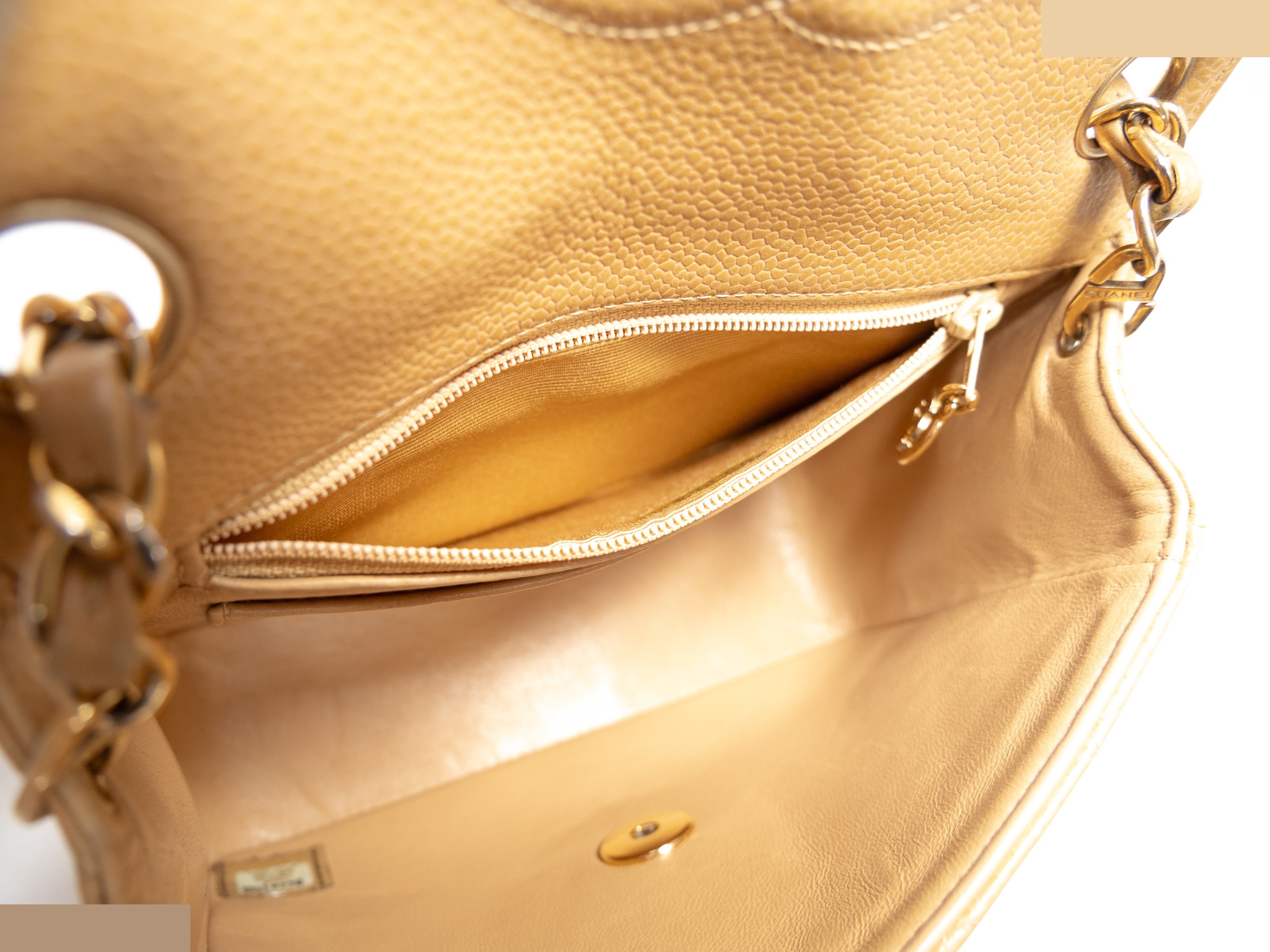 Mini Matelassé Caviar Seal Beige — view 12