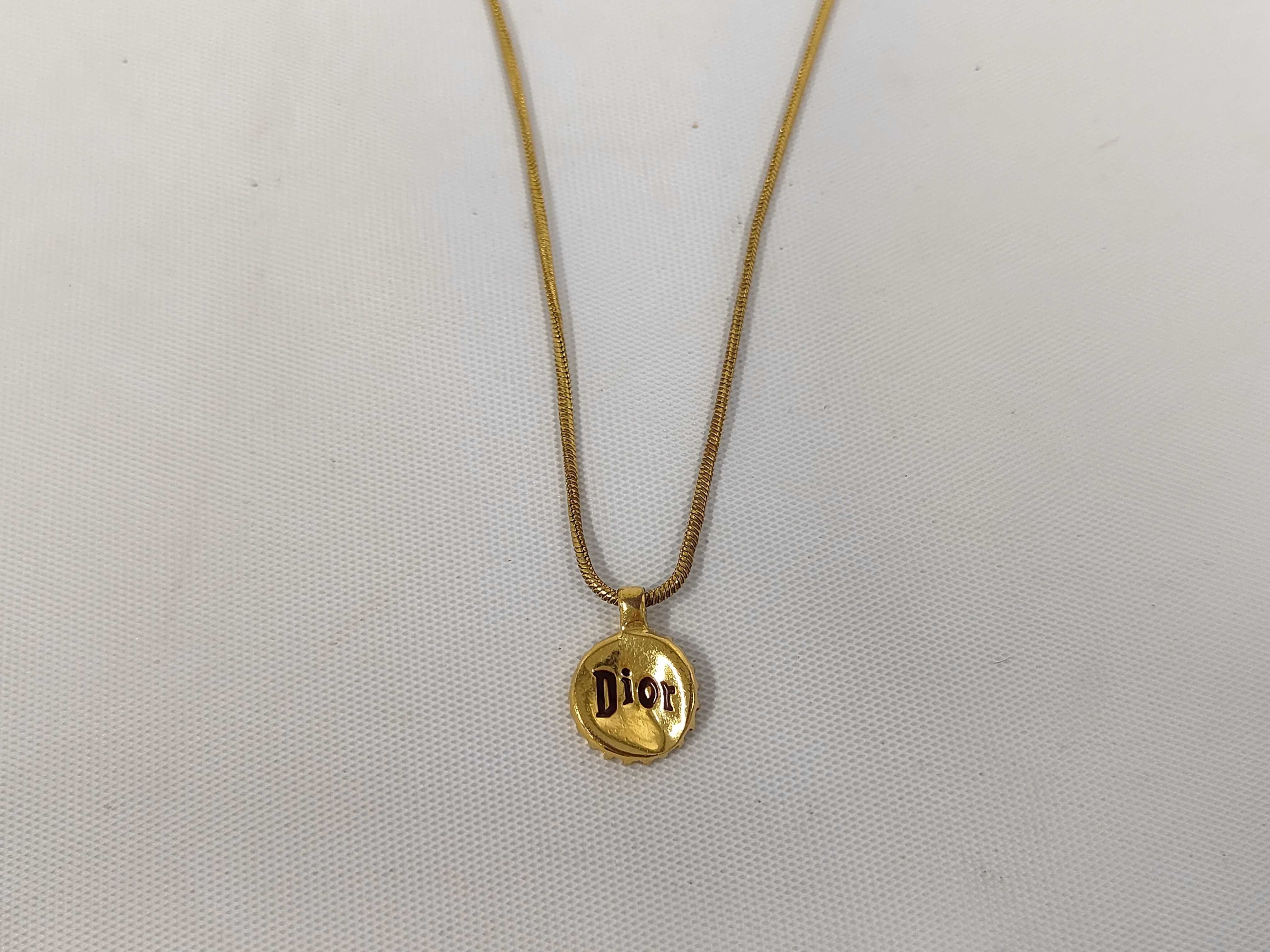 logo tag necklace