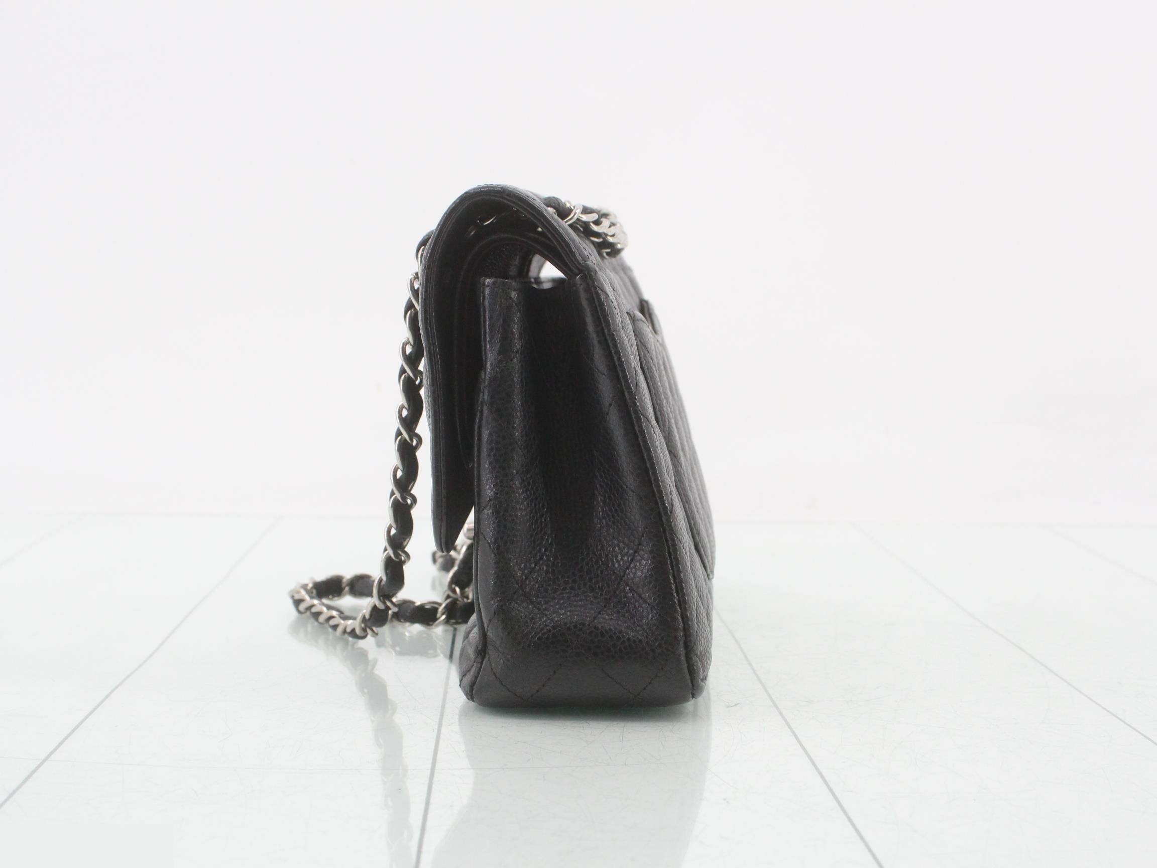 Double flap 25 caviar chain shoulder bag, serial number 17. — view 3