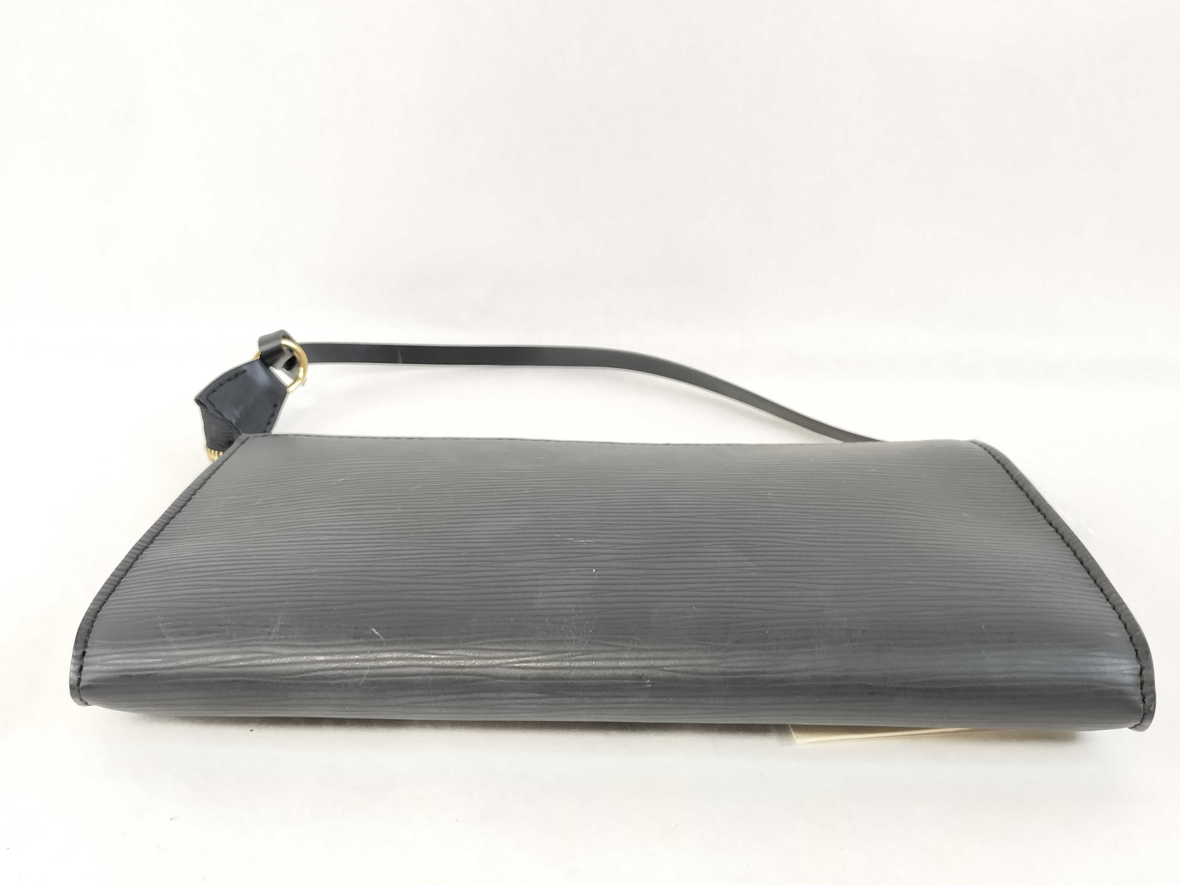 Epi LV Epi Pochette Accessoires M52942 AR1011 Handbag — view 9