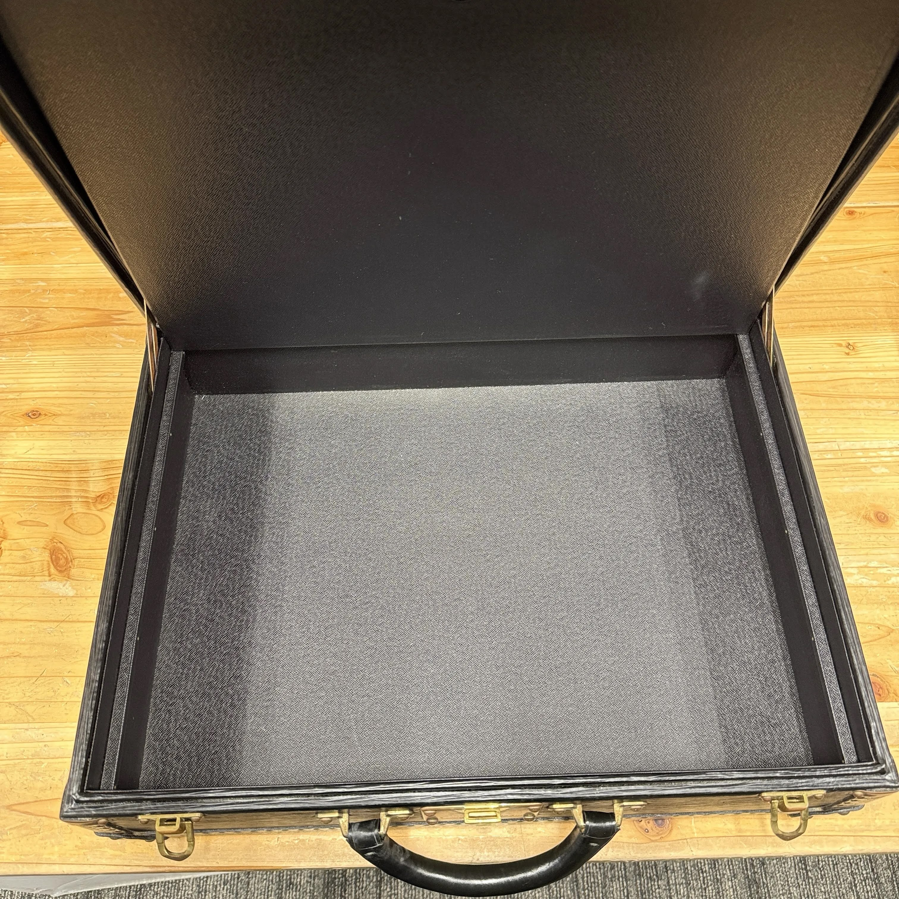 Epi Hard Trunk Bag — view 12