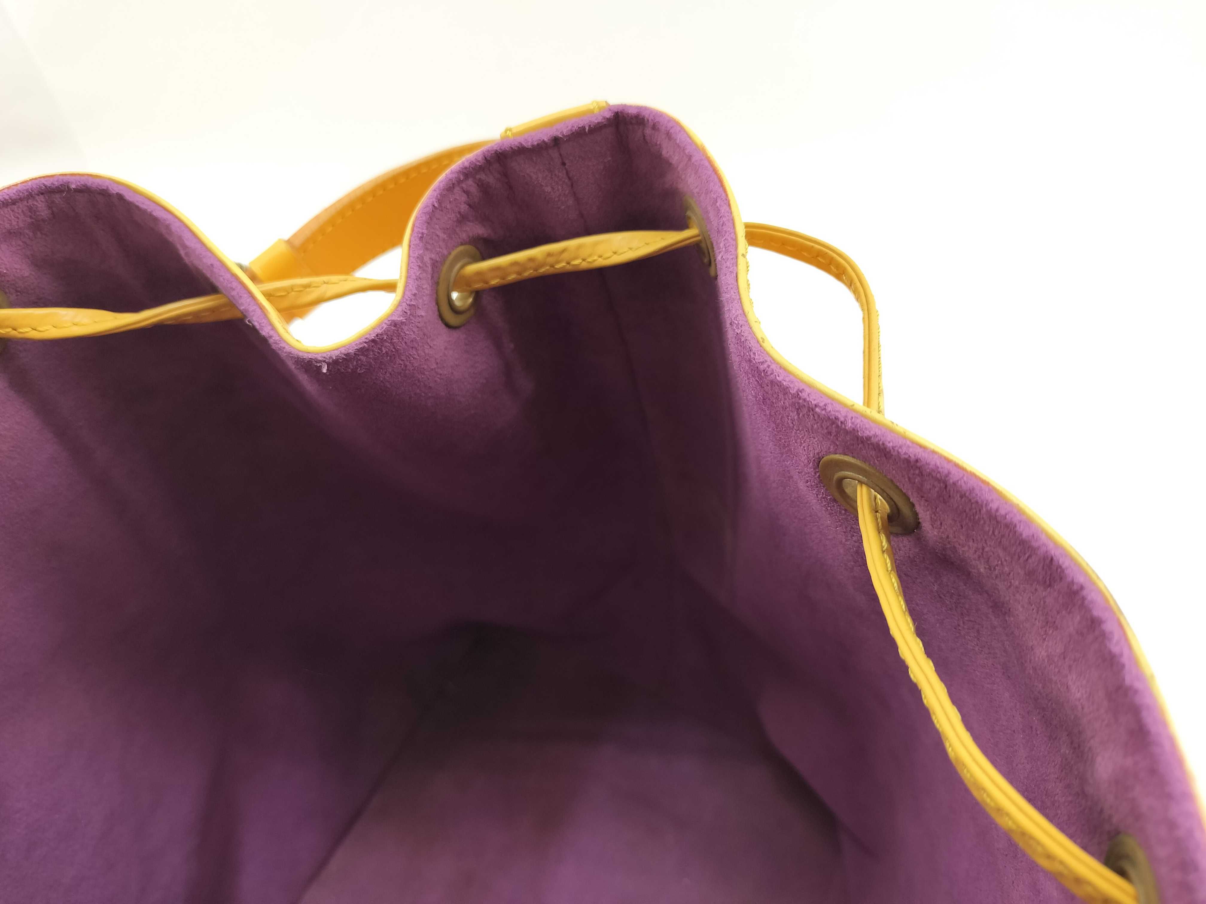 Epi Petit Noé M44109 Shoulder Bag — view 15