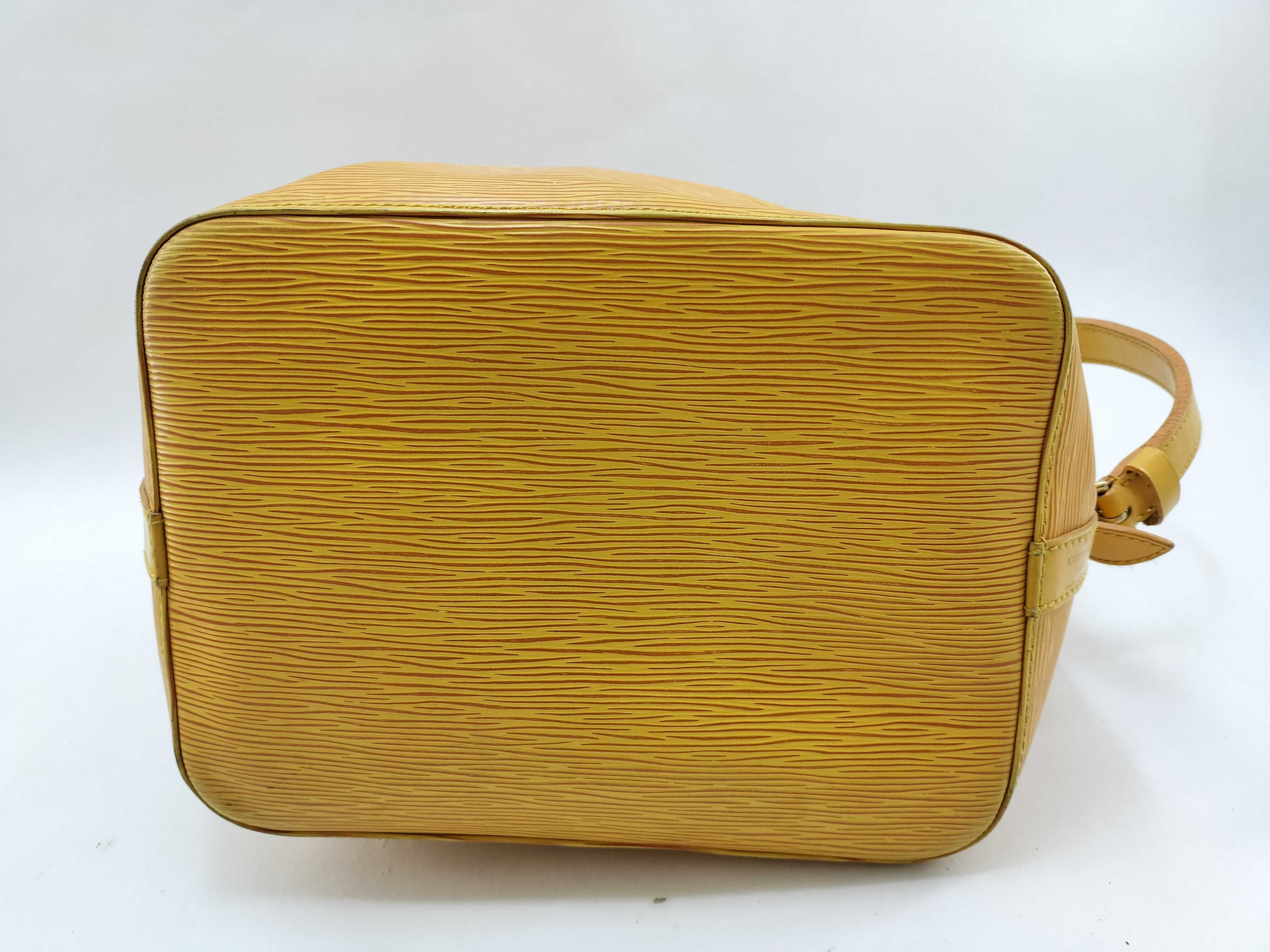 Epi Petit Noé M44109 Shoulder Bag — view 3