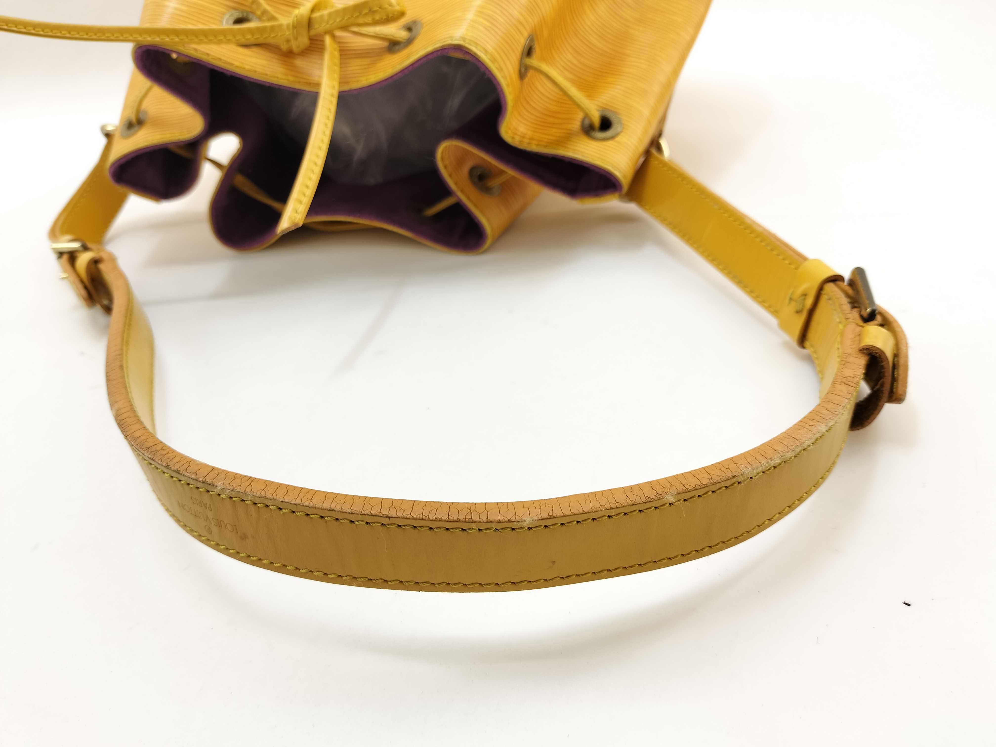 Epi Petit Noé M44109 Shoulder Bag — view 9