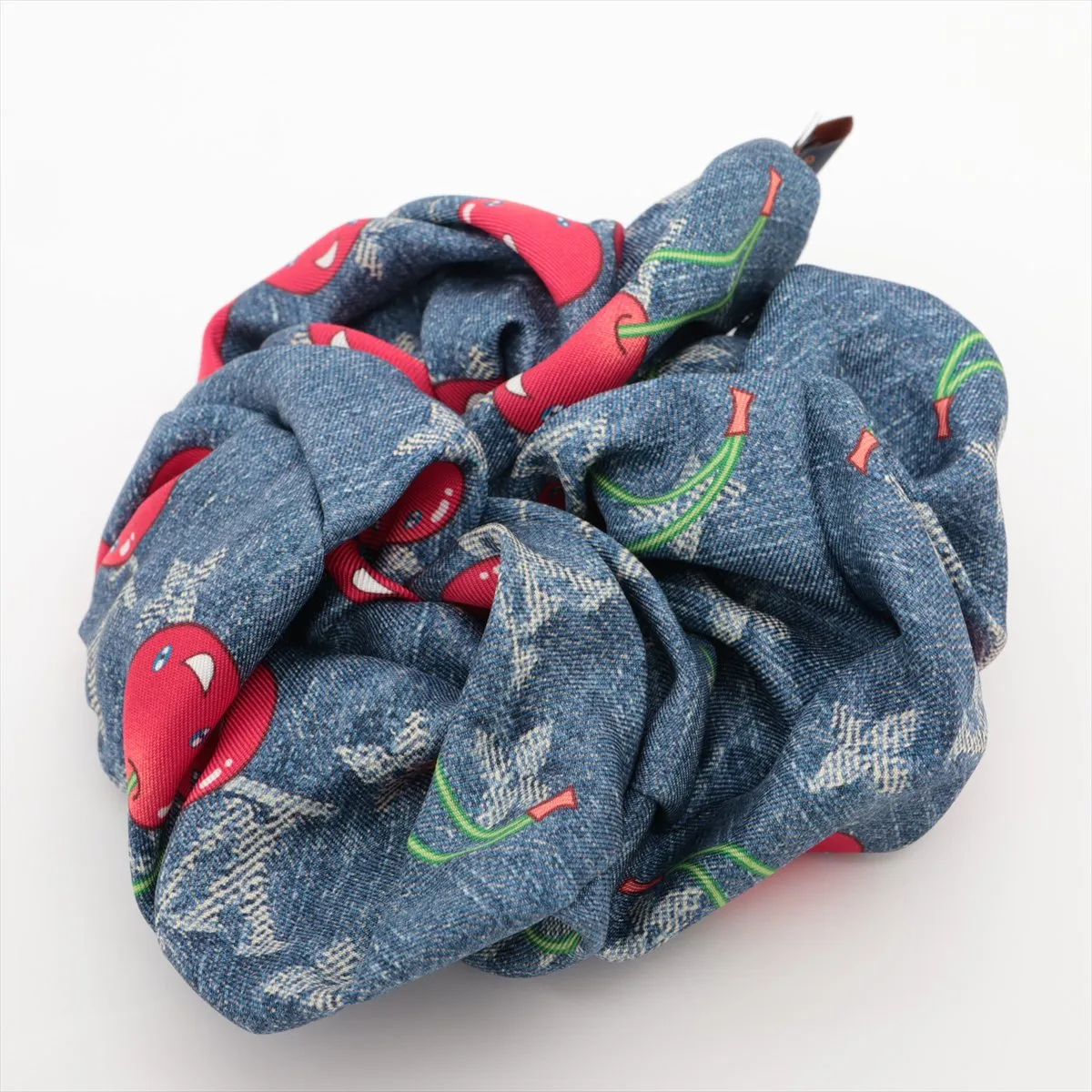 M96595 LV × TM Scrunchie Monogram Denim Cherry IS1295 Scrunchie Silk Blue x Red — view 2