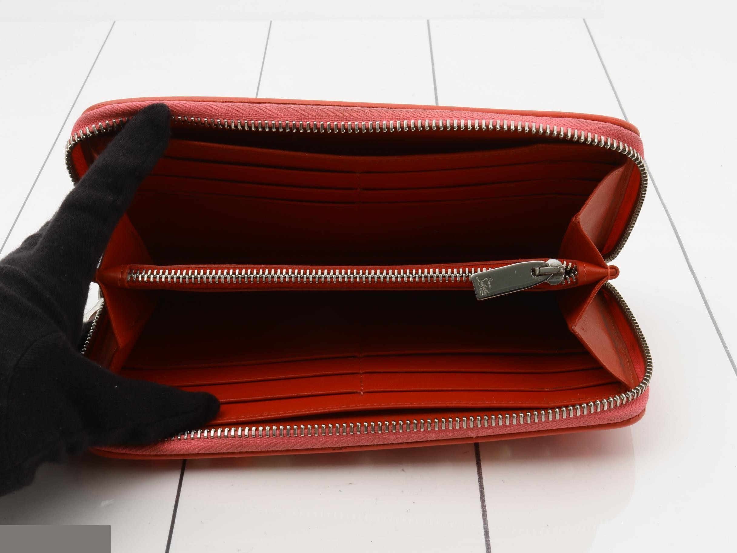 Other lines: Bags and Wallets — view 4