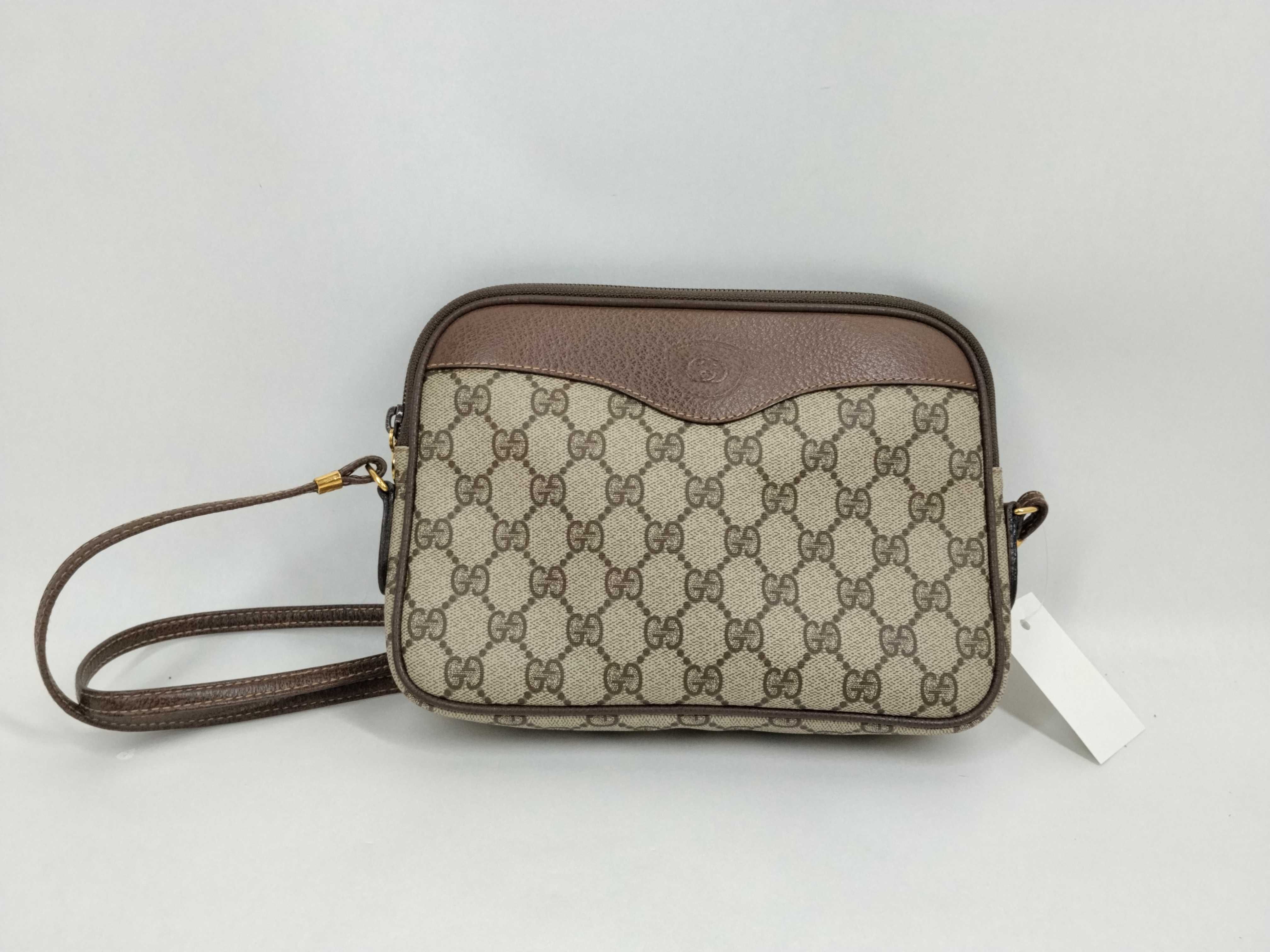 GG Supreme Shoulder Bag