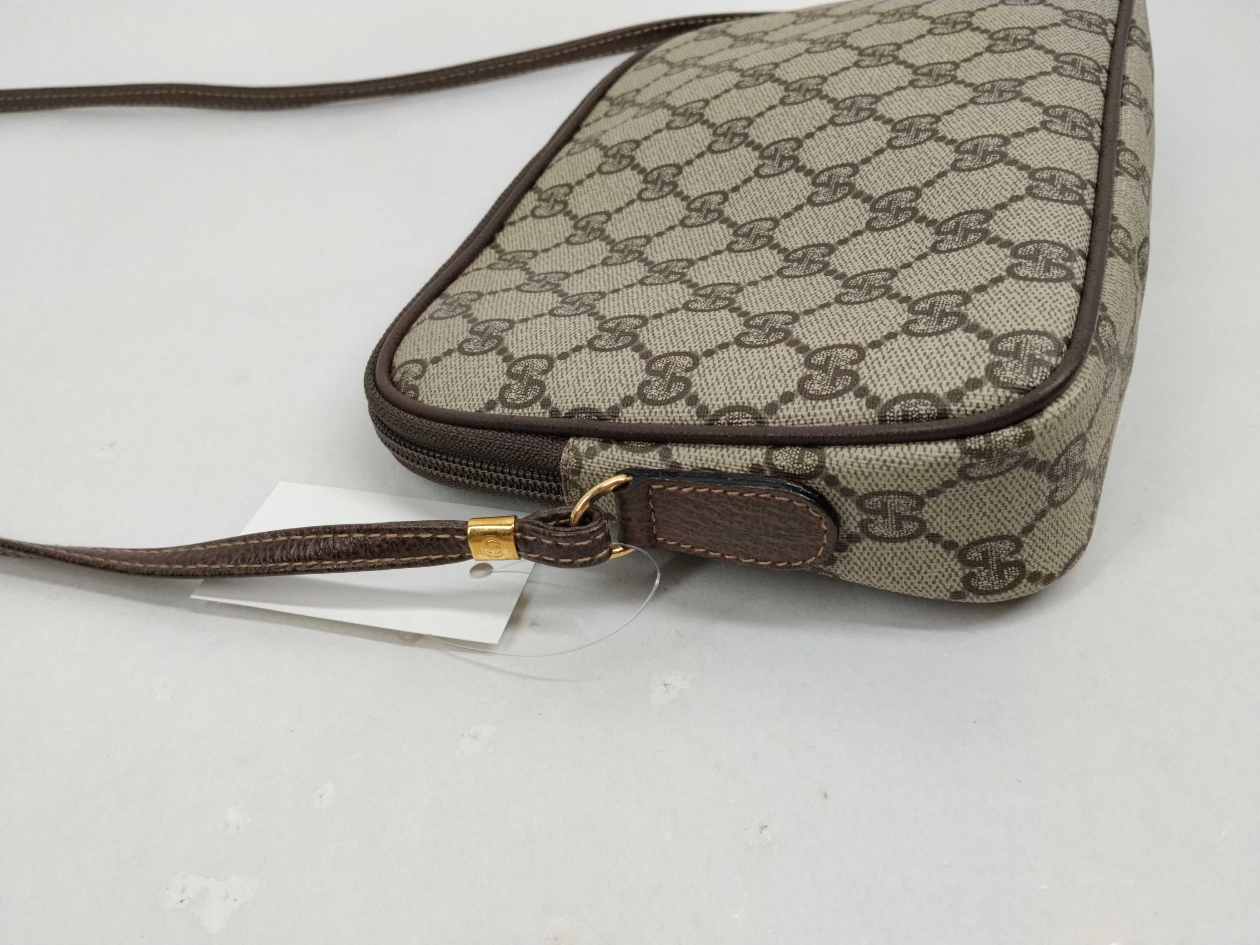 GG Supreme Shoulder Bag — view 5