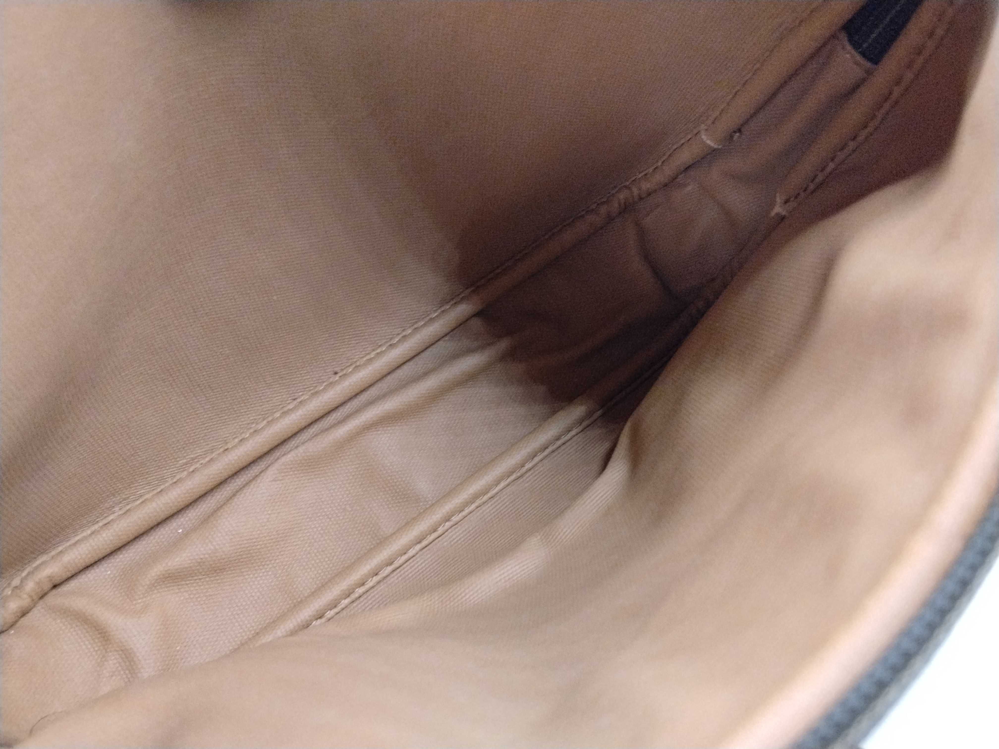 GG Supreme Shoulder Bag — view 10