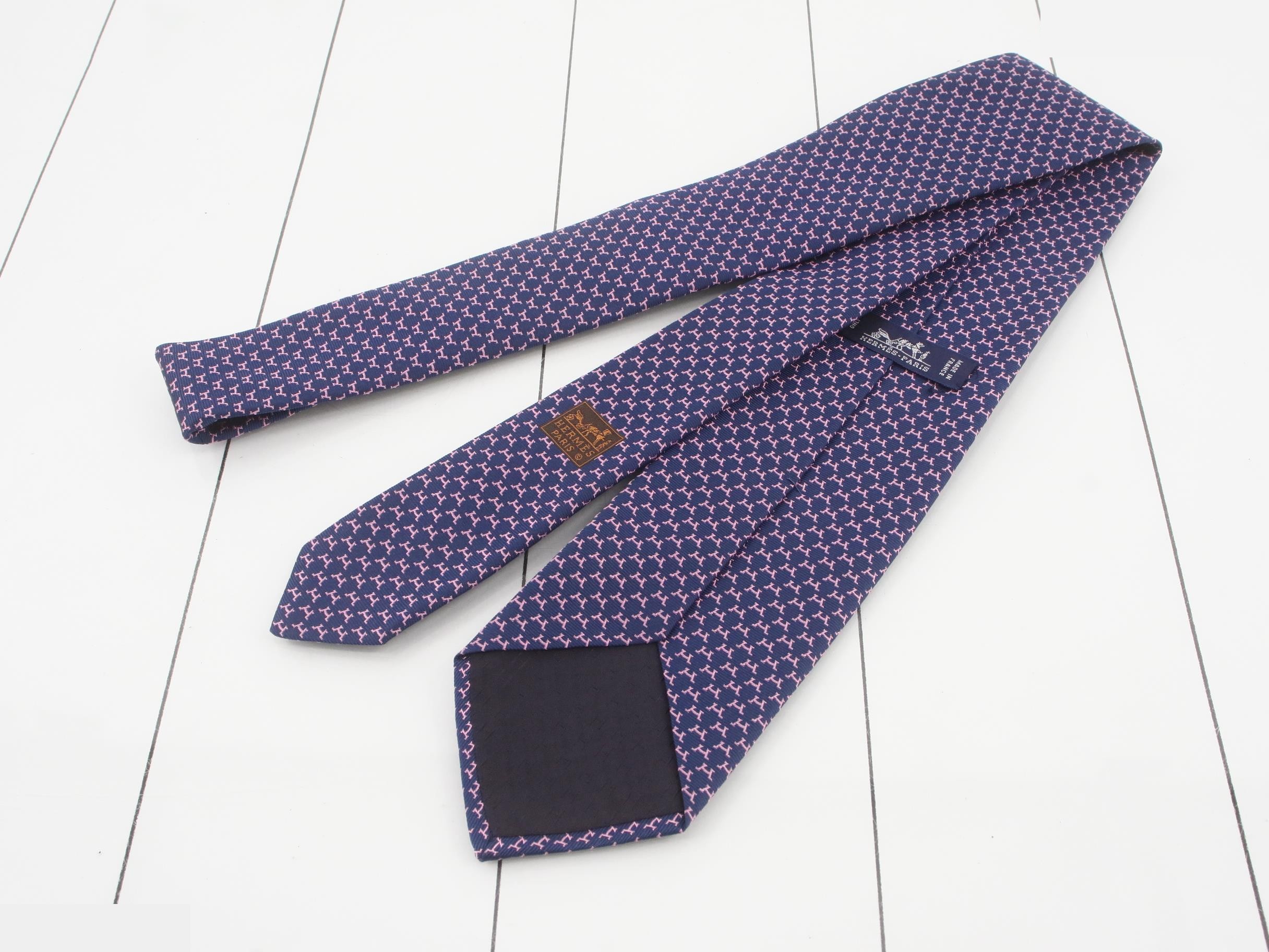 Necktie, with box — view 2