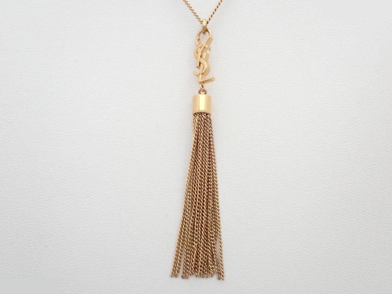 Necklace, chain approximately 38cm
