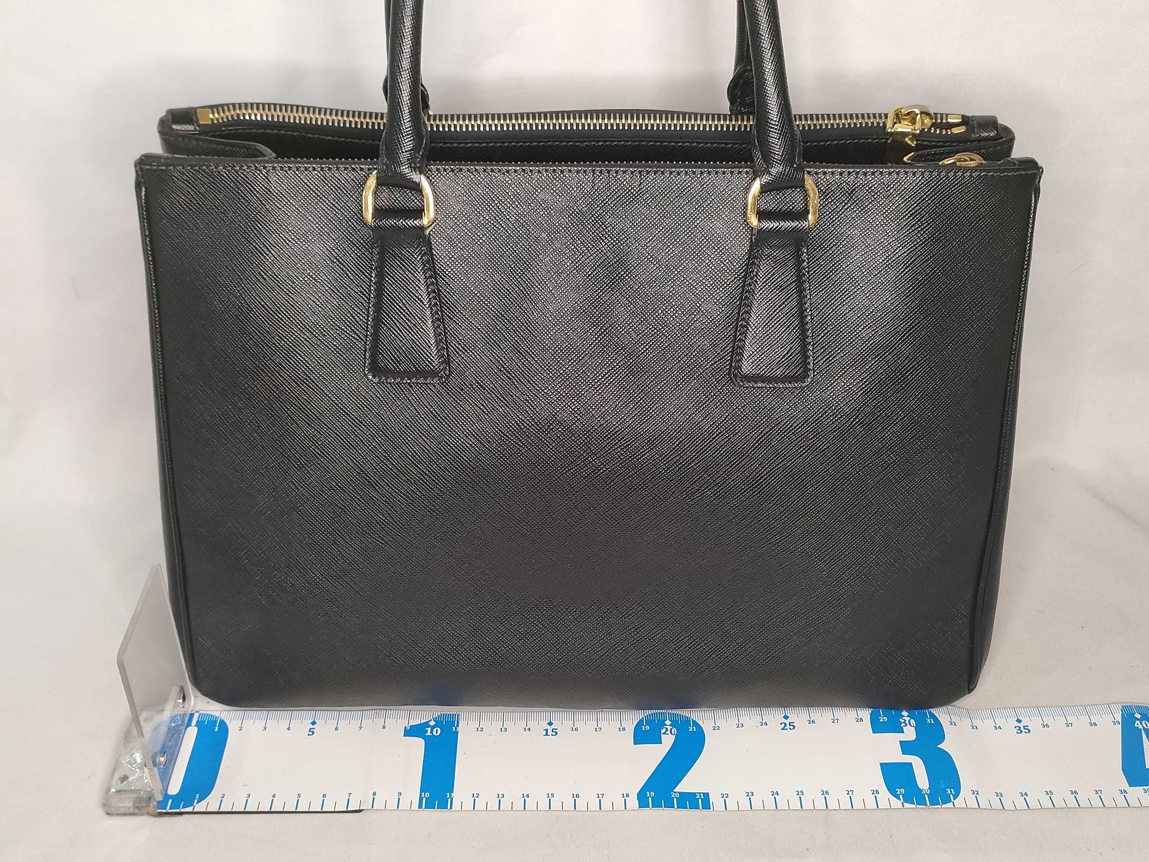 ID- Saffiano Lux Galeria Leather 2-Way Handbag Black BN2274 with strap and handbag — view 2
