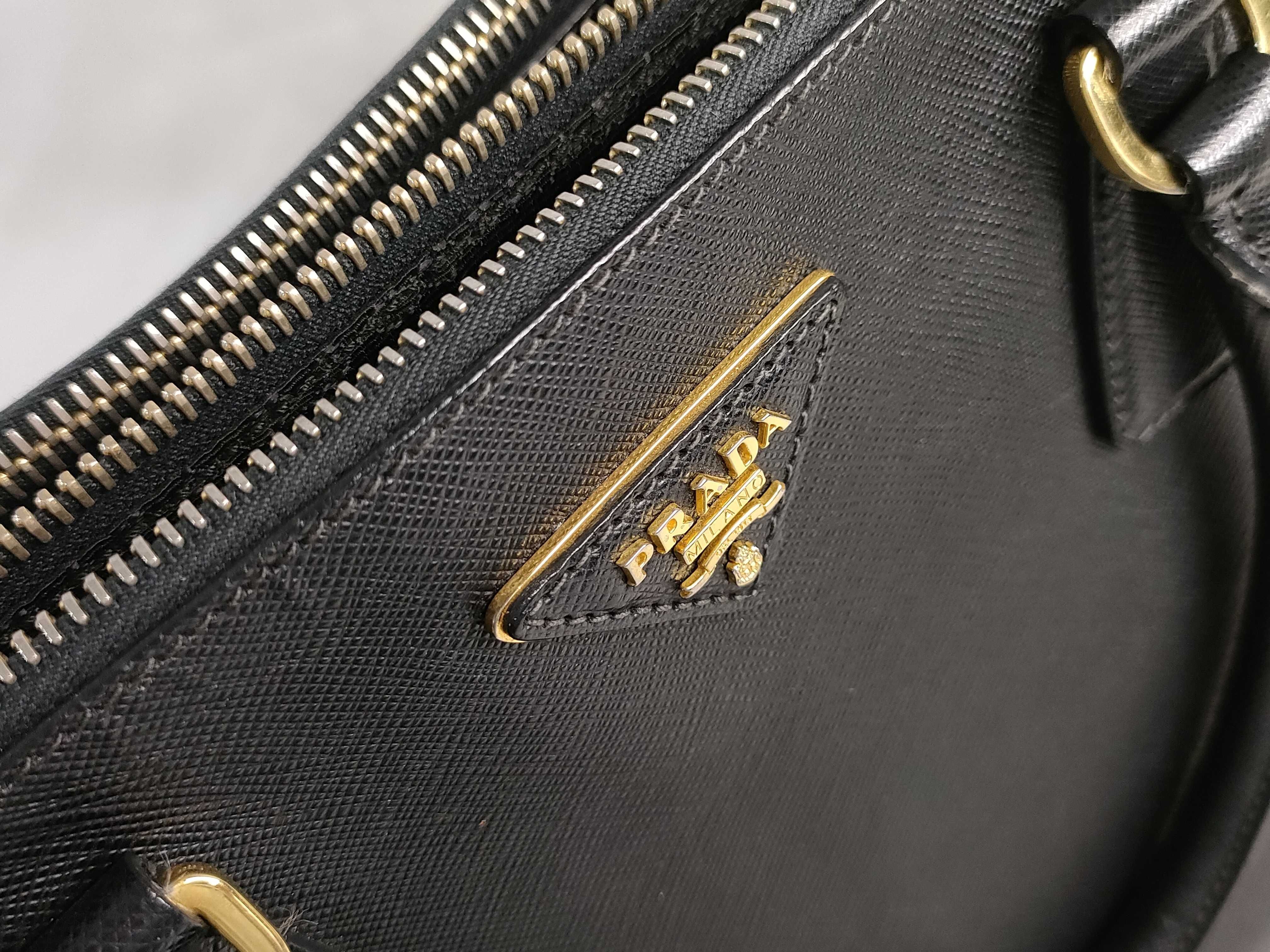 ID- Saffiano Lux Galeria Leather 2-Way Handbag Black BN2274 with strap and handbag — view 15