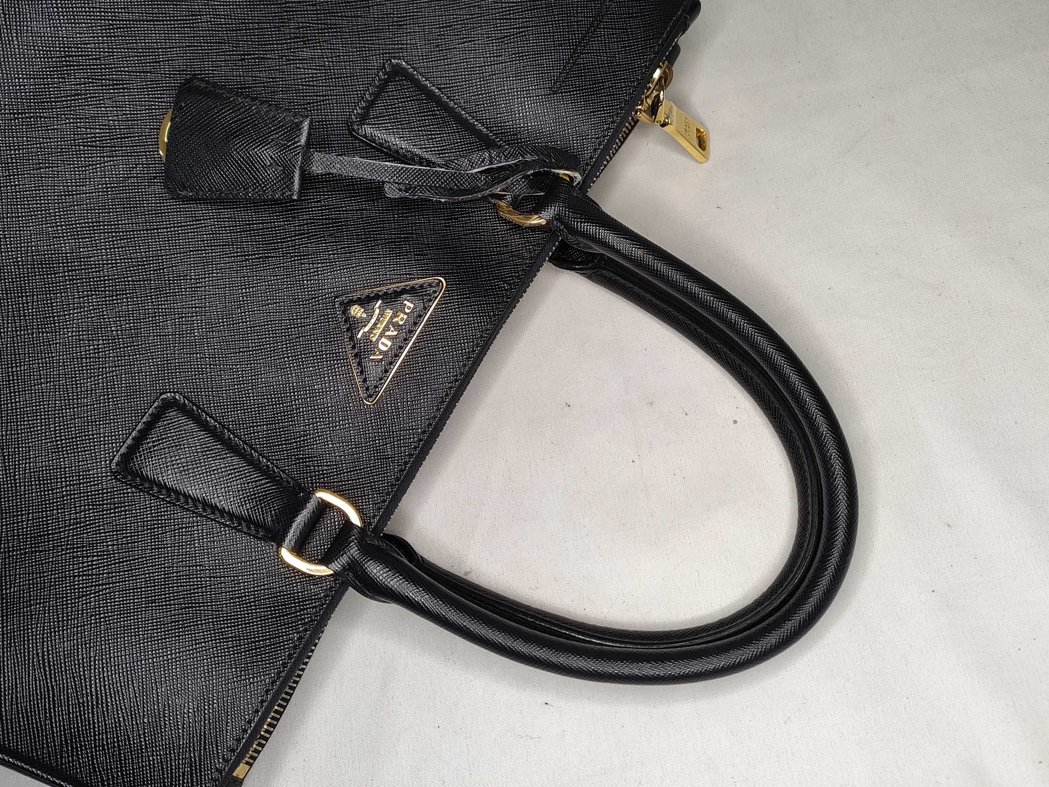 ID- Saffiano Lux Galeria Leather 2-Way Handbag Black BN2274 with strap and handbag — view 3