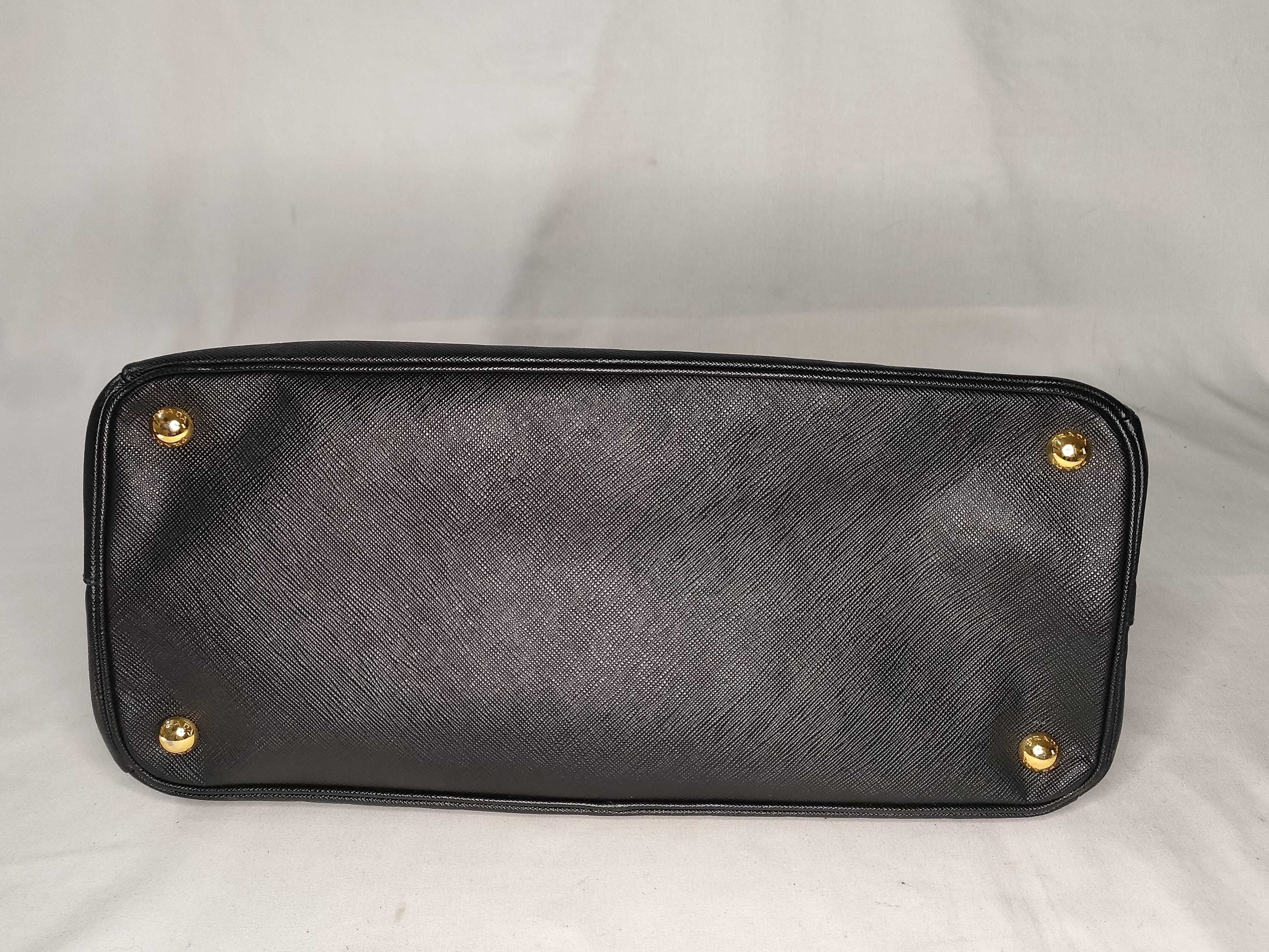 ID- Saffiano Lux Galeria Leather 2-Way Handbag Black BN2274 with strap and handbag — view 8