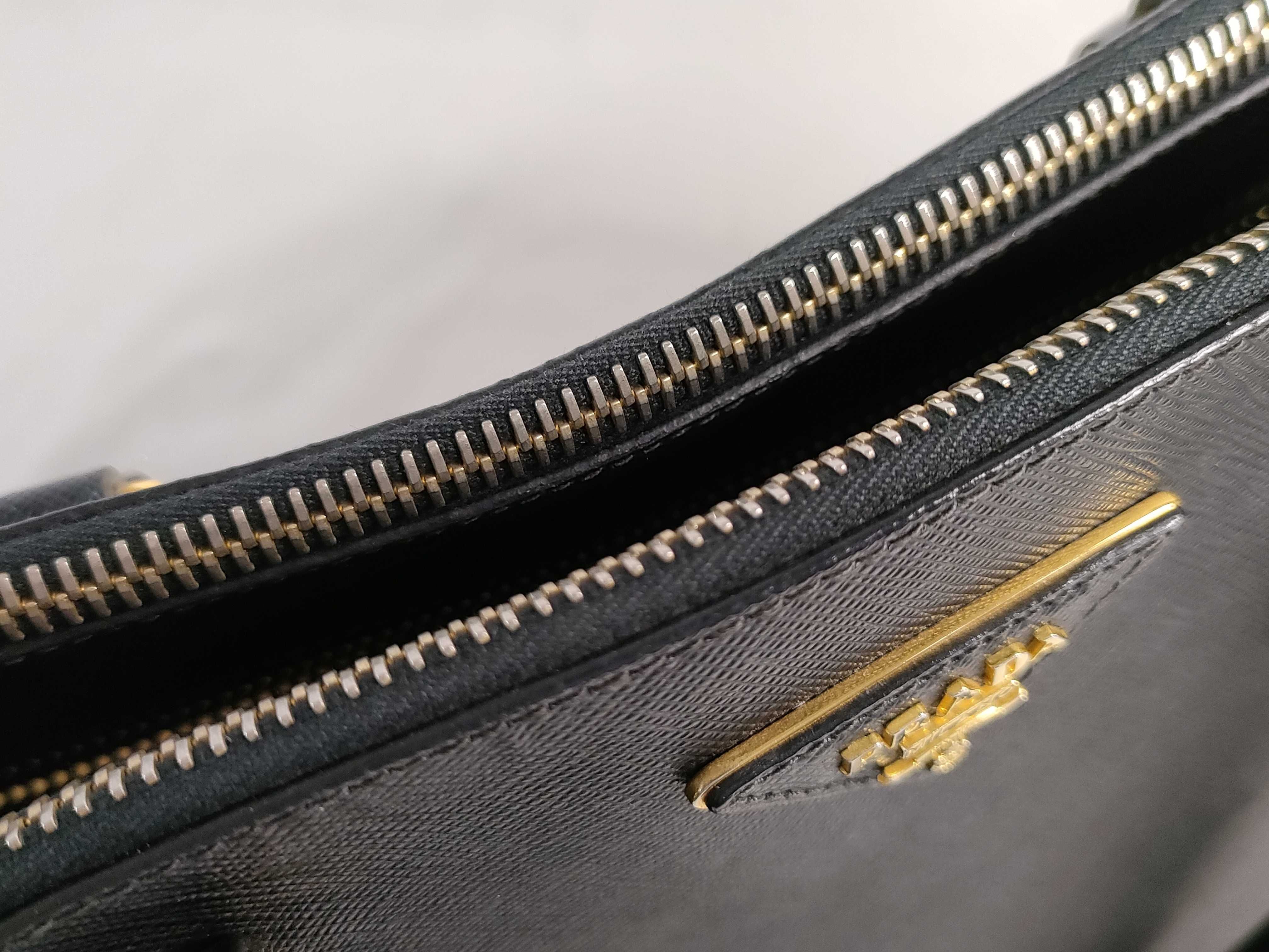 ID- Saffiano Lux Galeria Leather 2-Way Handbag Black BN2274 with strap and handbag — view 9