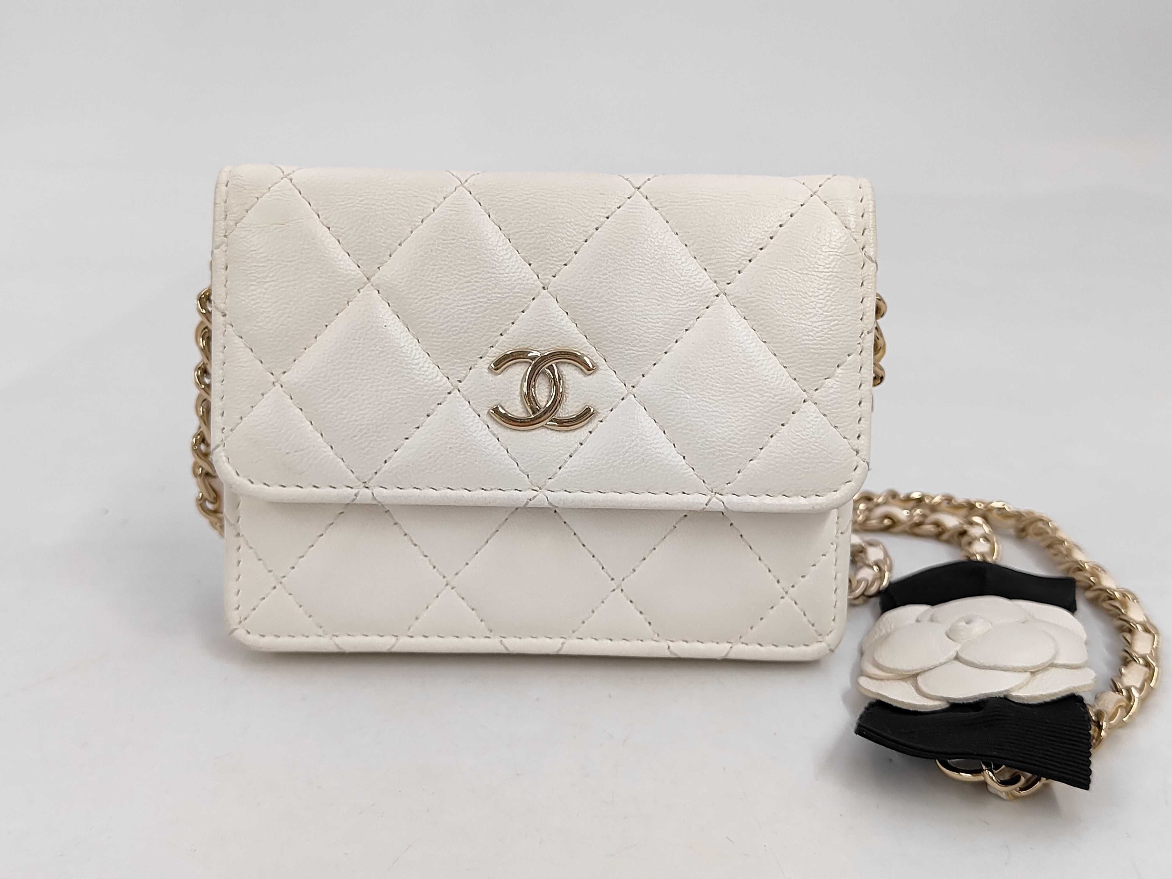 Matelassé Chain Shoulder Bag
