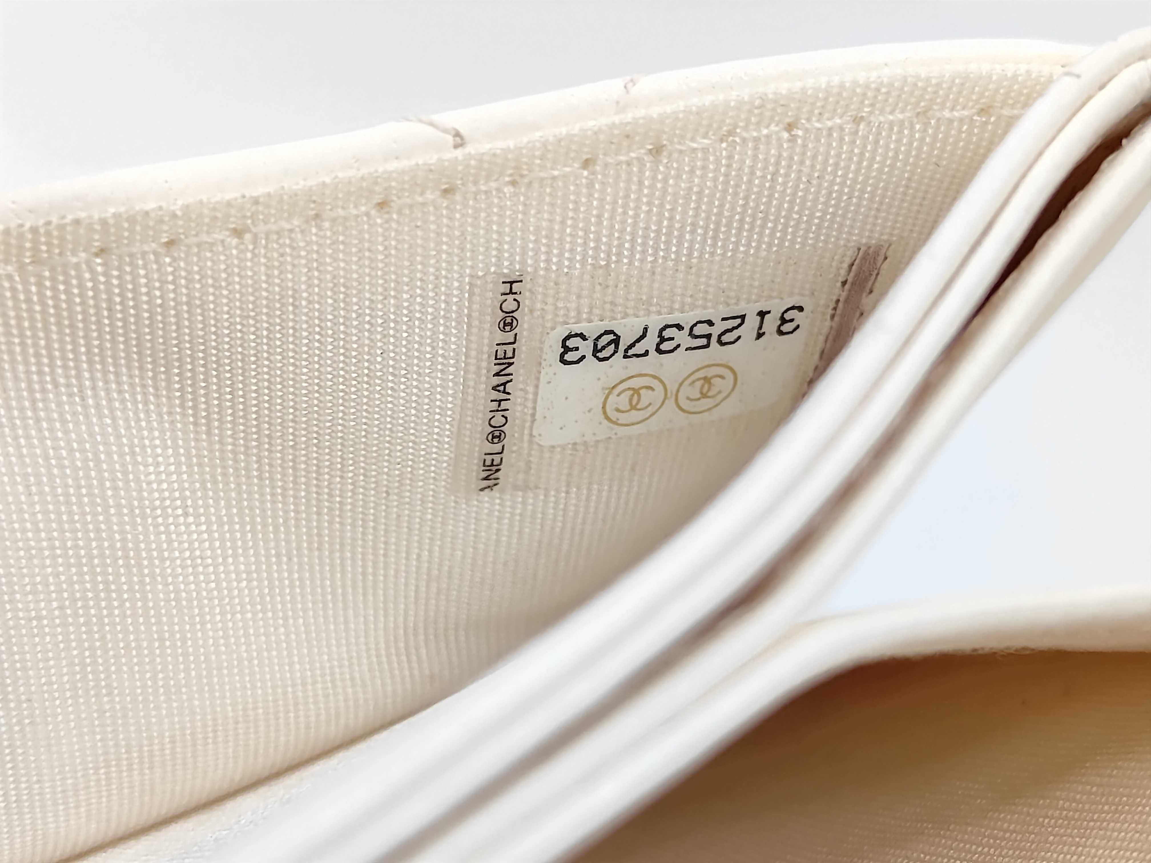 Matelassé Chain Shoulder Bag — view 10
