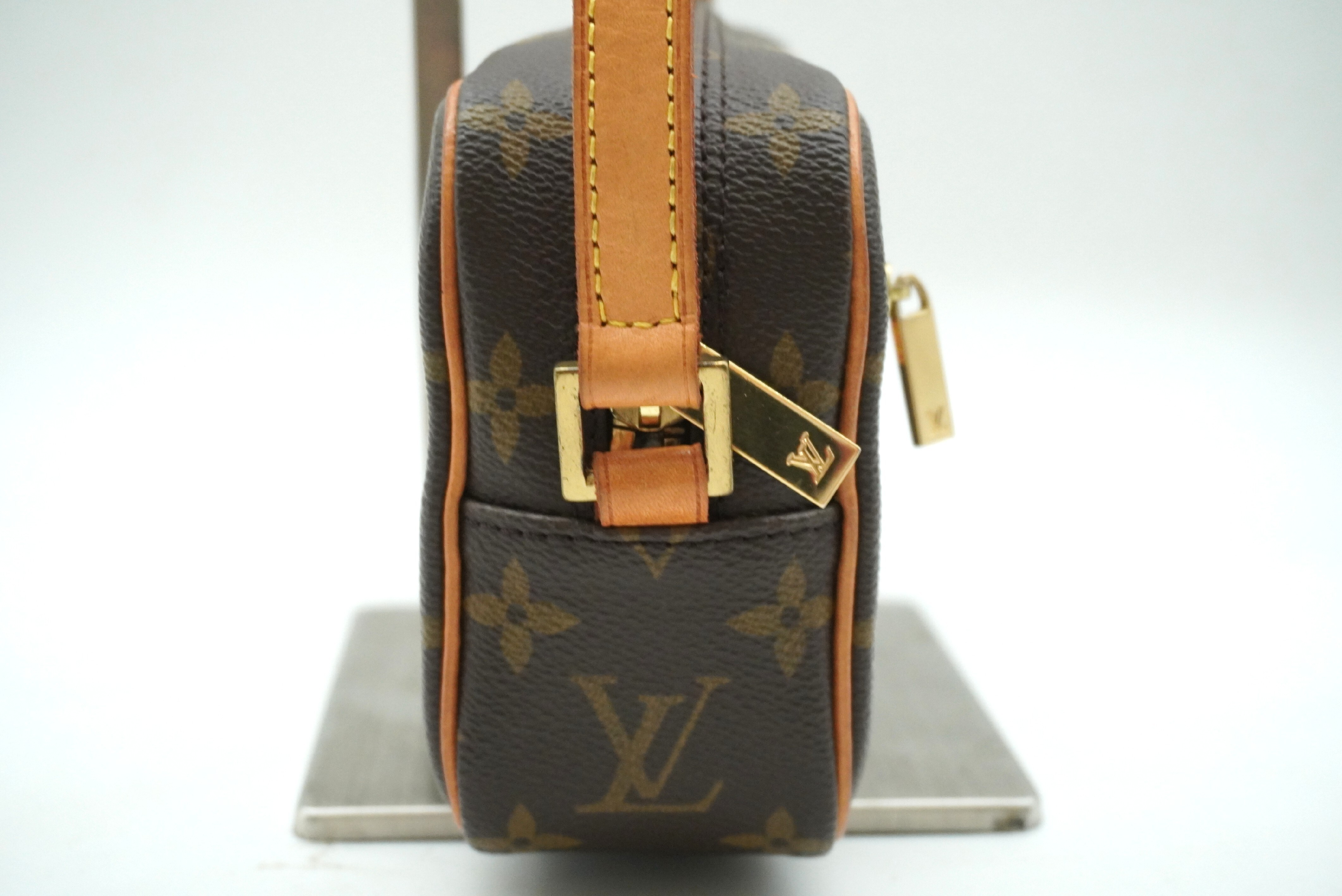 Monogram Pochette Cite M51183 Shoulder Bag — view 4