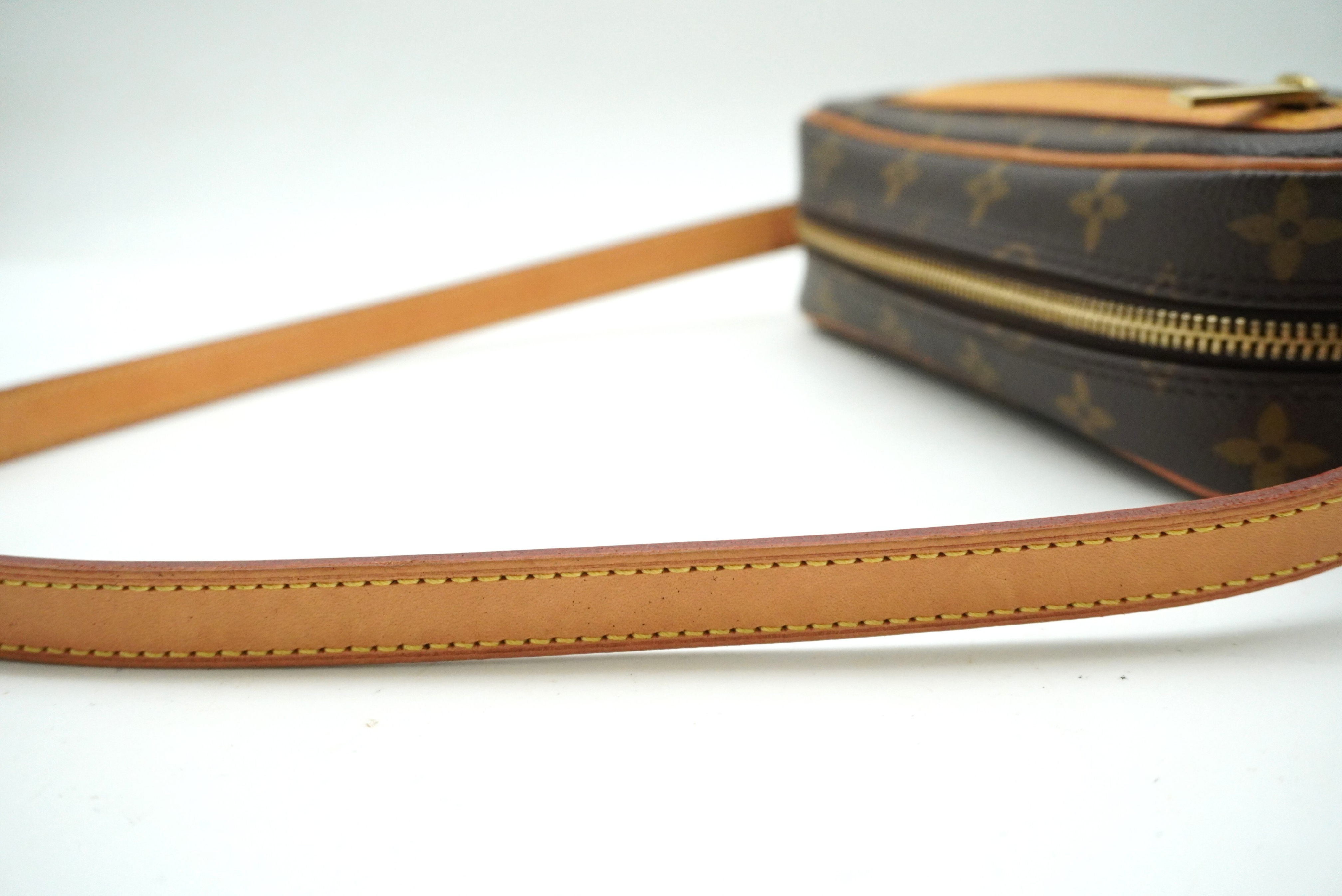 Monogram Pochette Cite M51183 Shoulder Bag — view 7