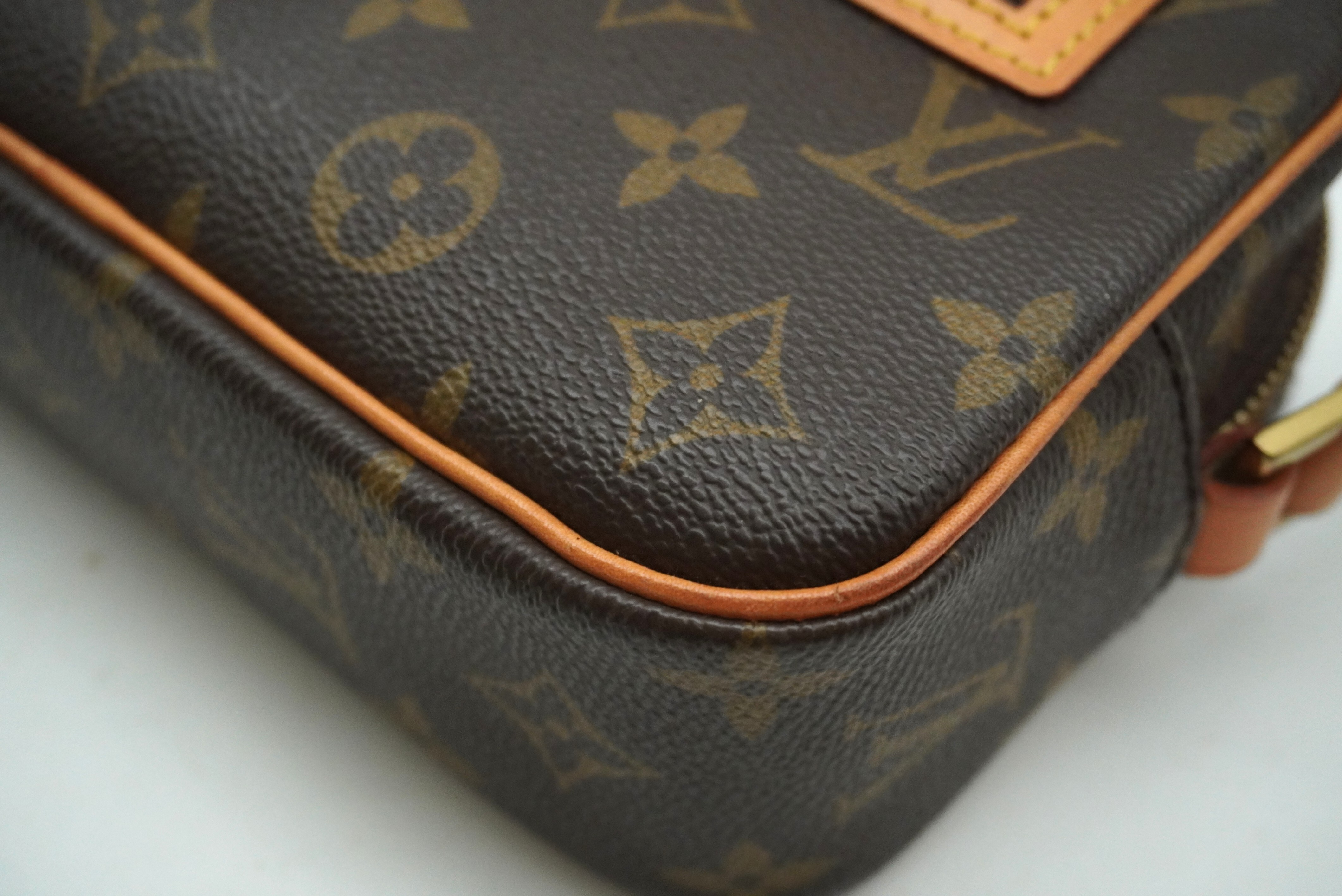 Monogram Pochette Cite M51183 Shoulder Bag — view 9