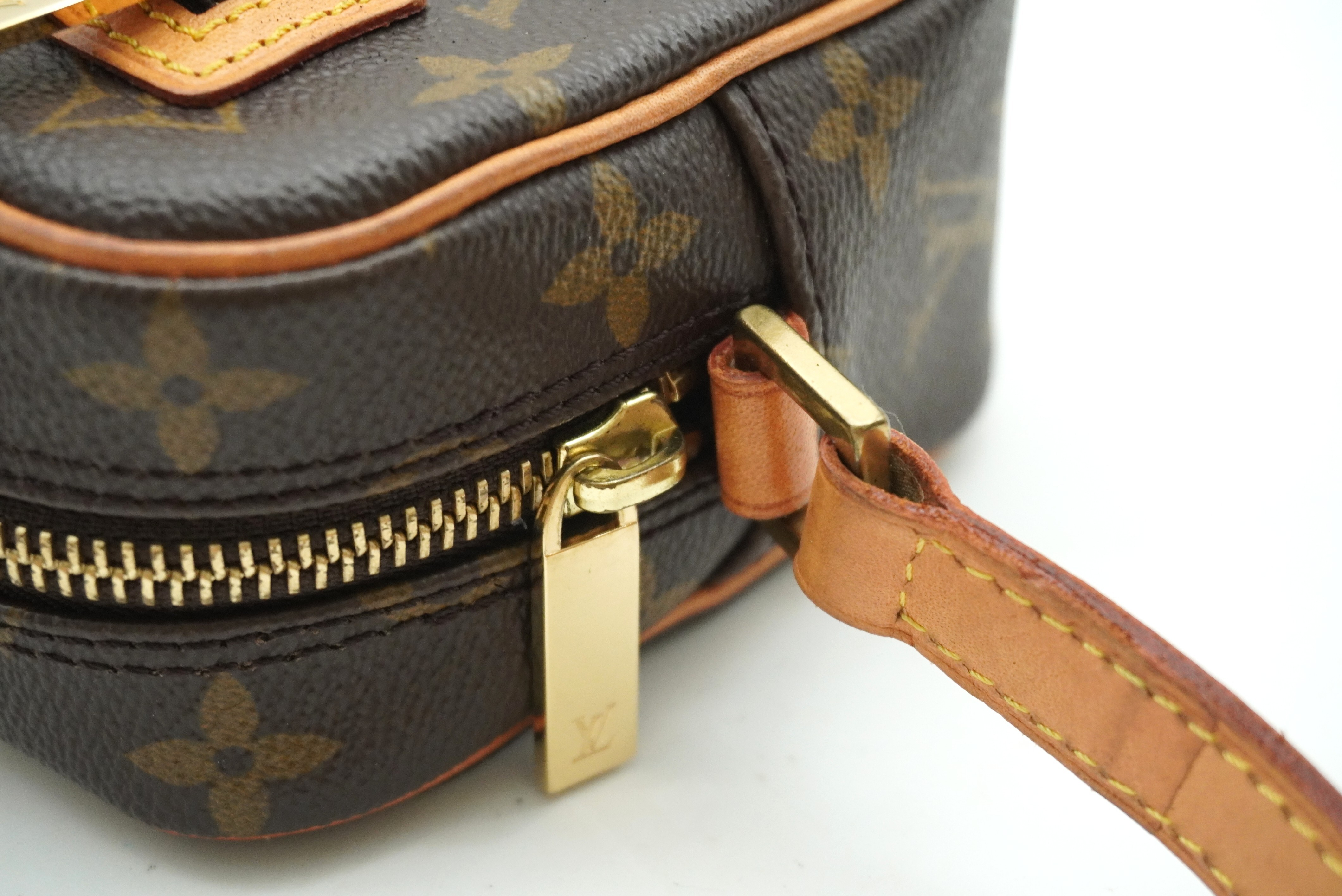 Monogram Pochette Cite M51183 Shoulder Bag — view 10