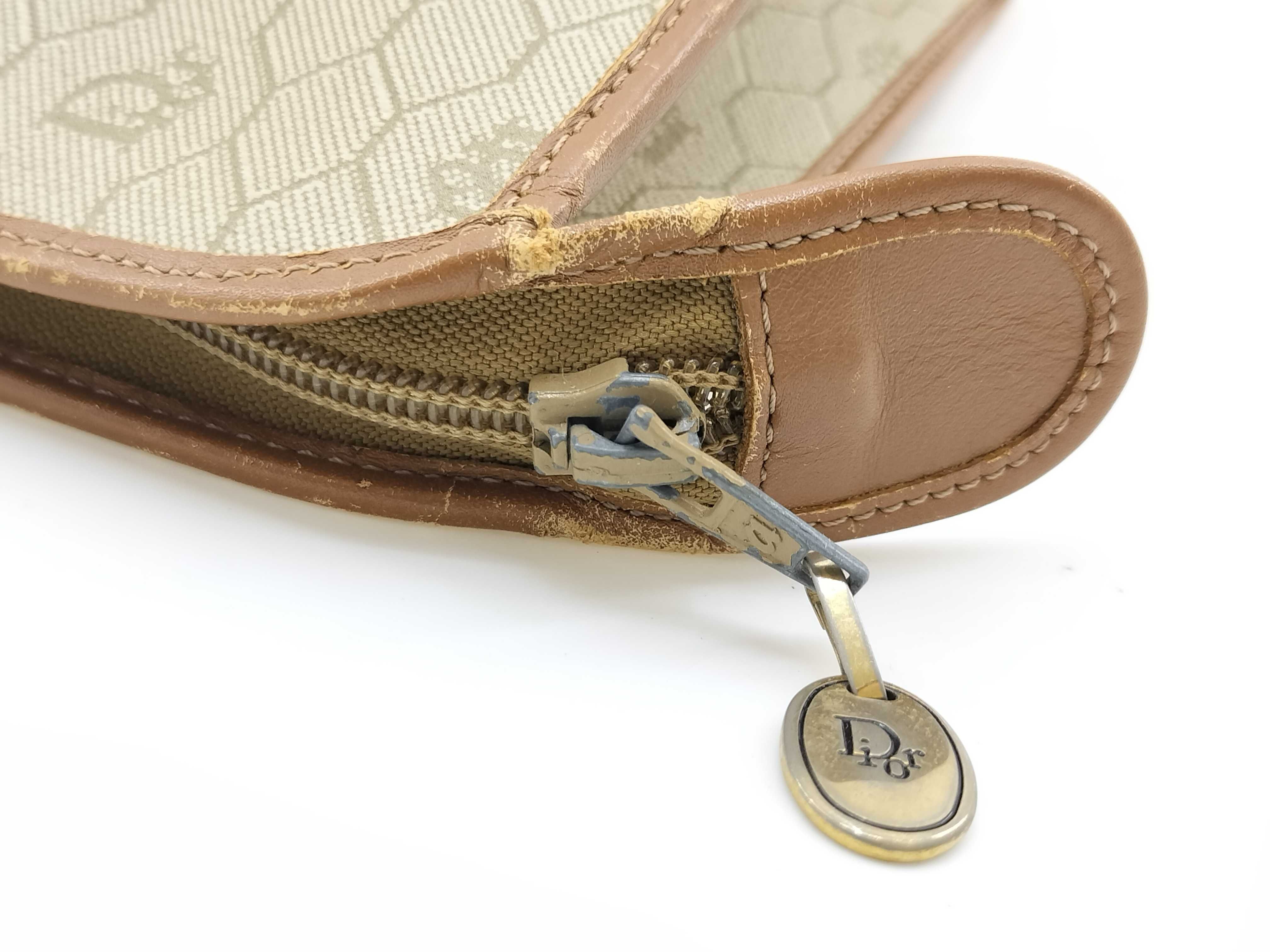 Honeycomb Clutch Bag, Beige — view 7
