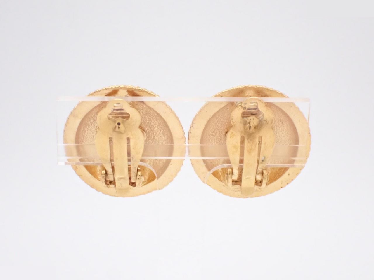 Earrings with Coco Mark design, gold. — view 2