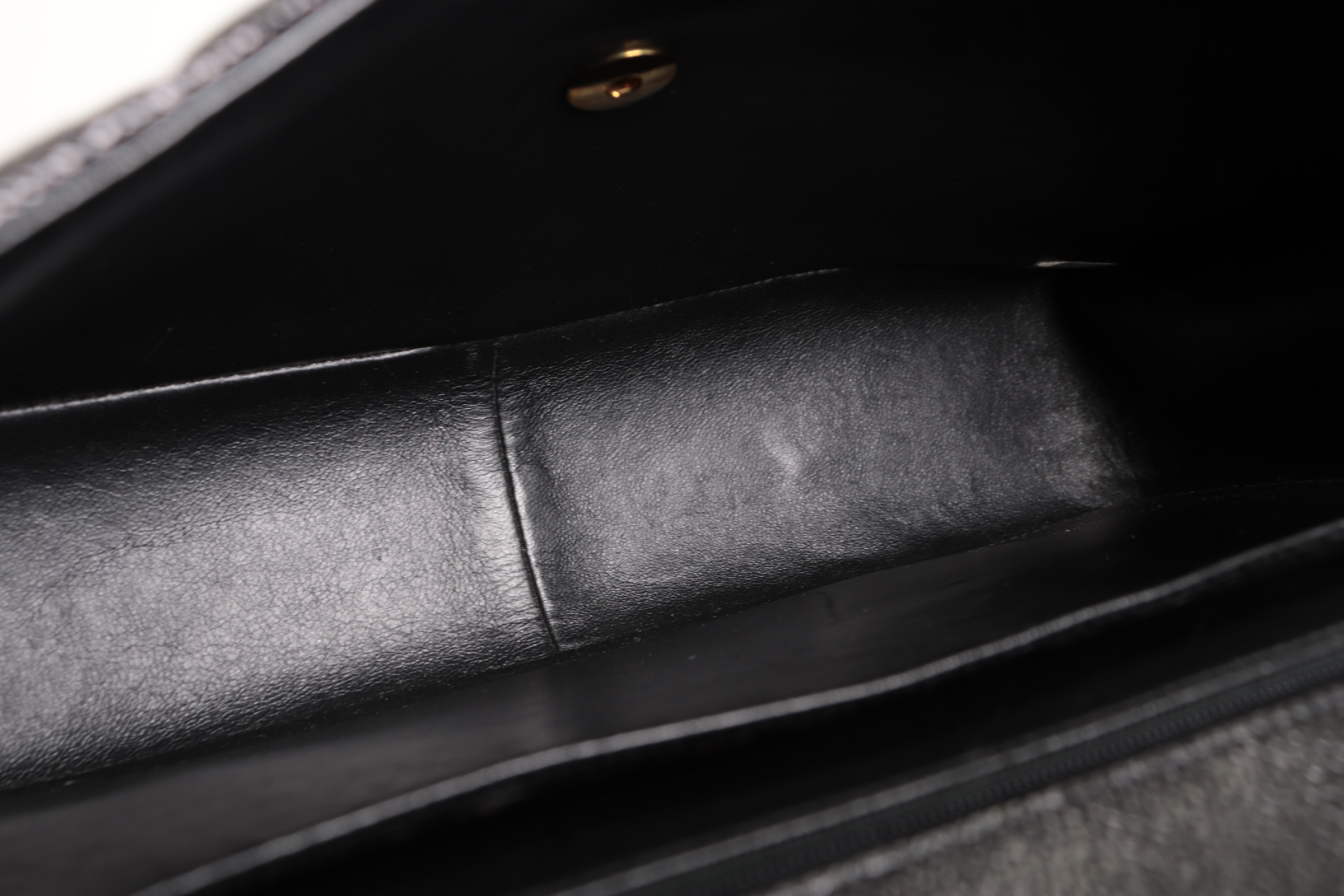 Large Coco Caviar Chain Shoulder Bag (Series 3) — view 9