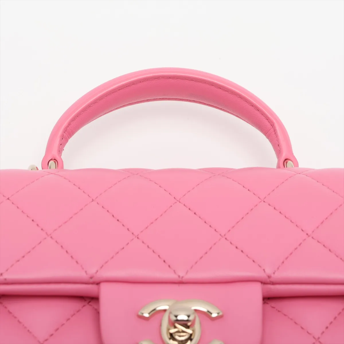 [Individually packaged] Chanel Matelassé Lambskin 2-Way Handbag, Top Handle, Pink, Gold Hardware, GX4TU58C, Random Plate — view 6