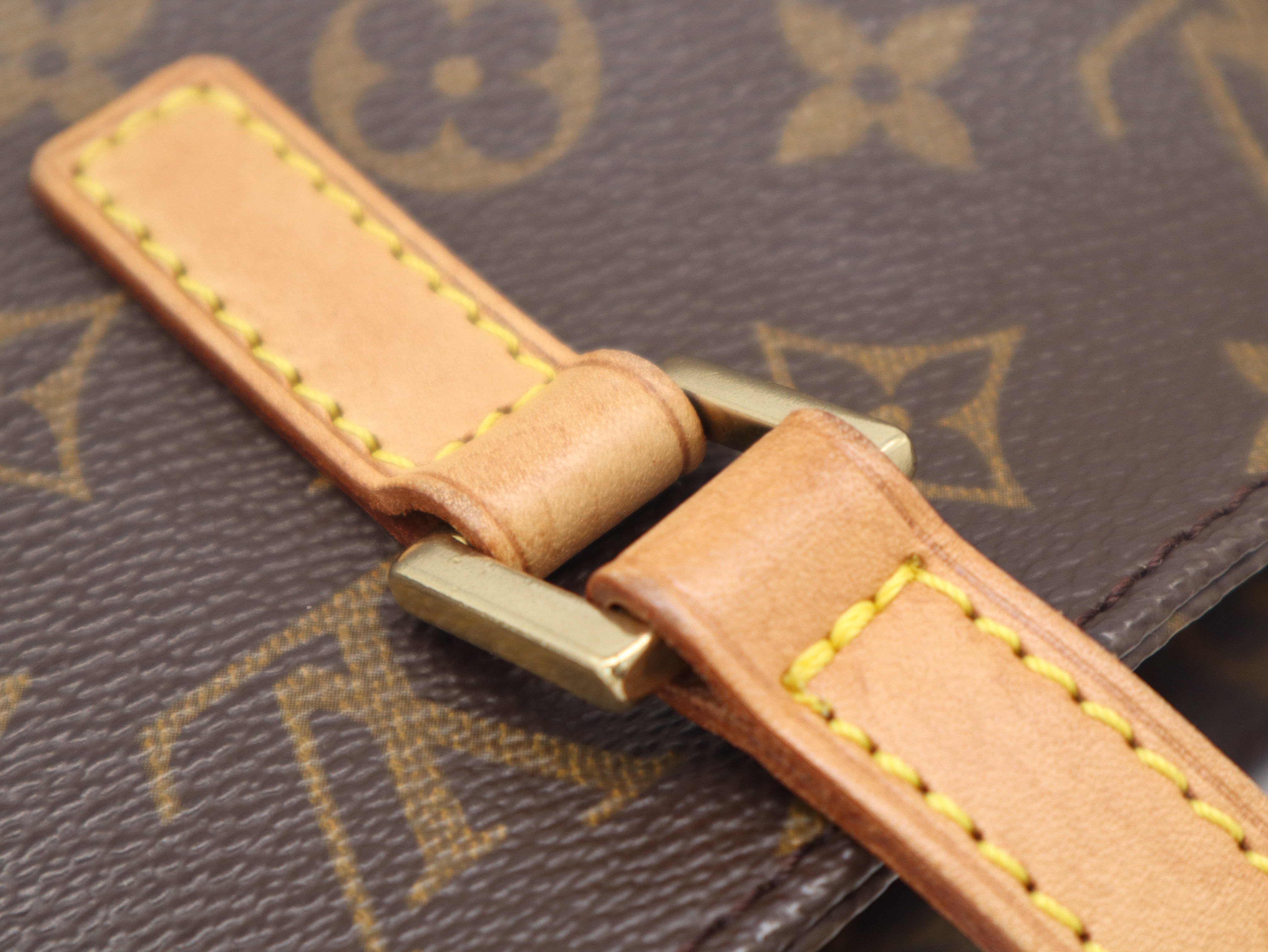 M51172 Monogram Vavin PM Handbag — view 7