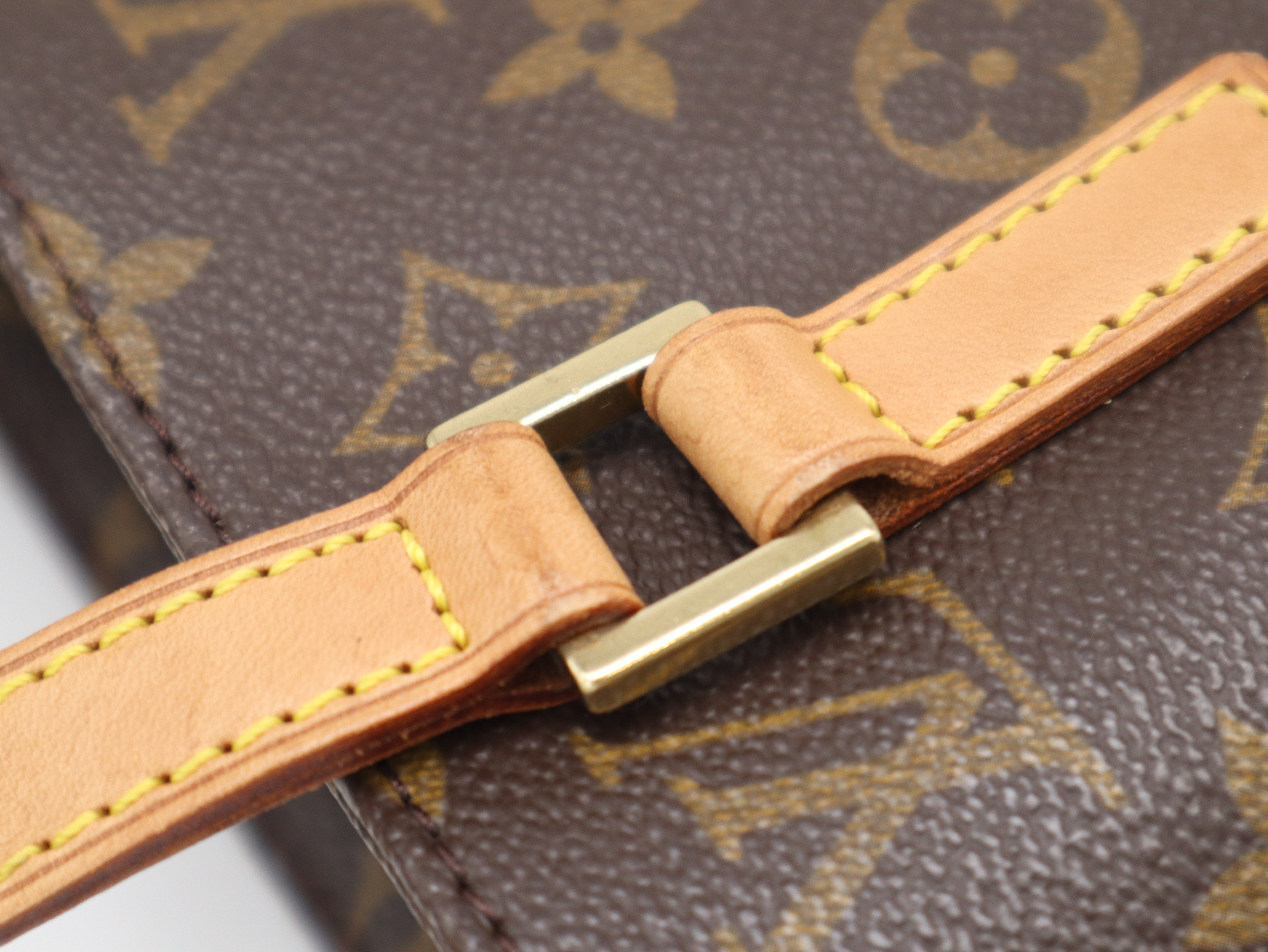 M51172 Monogram Vavin PM Handbag — view 8