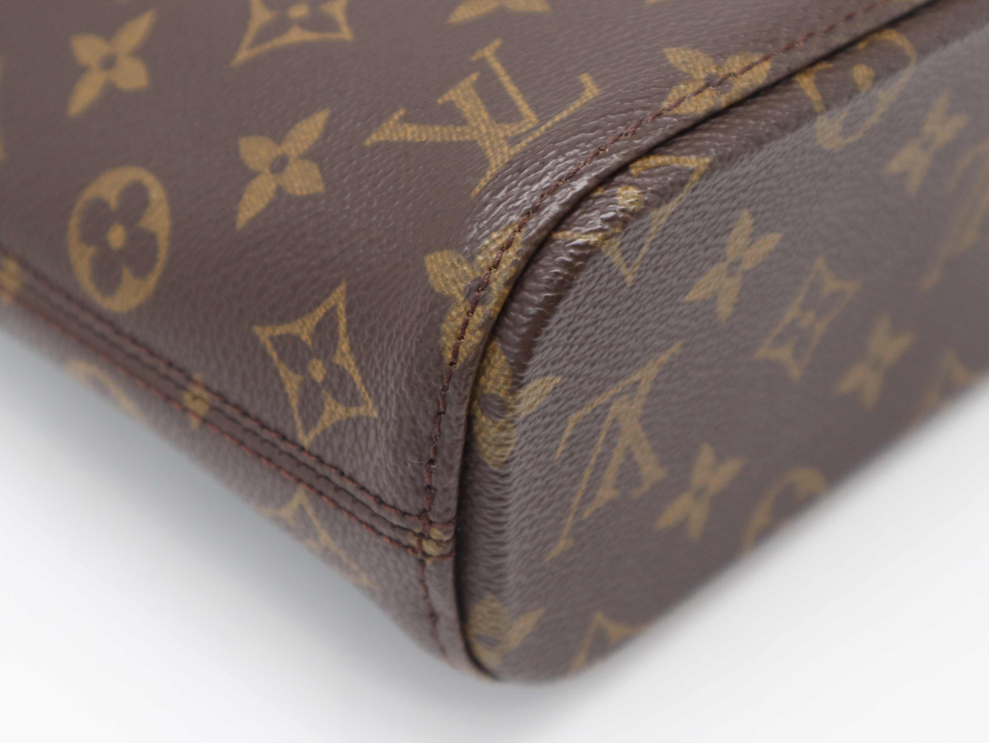 M51172 Monogram Vavin PM Handbag — view 9