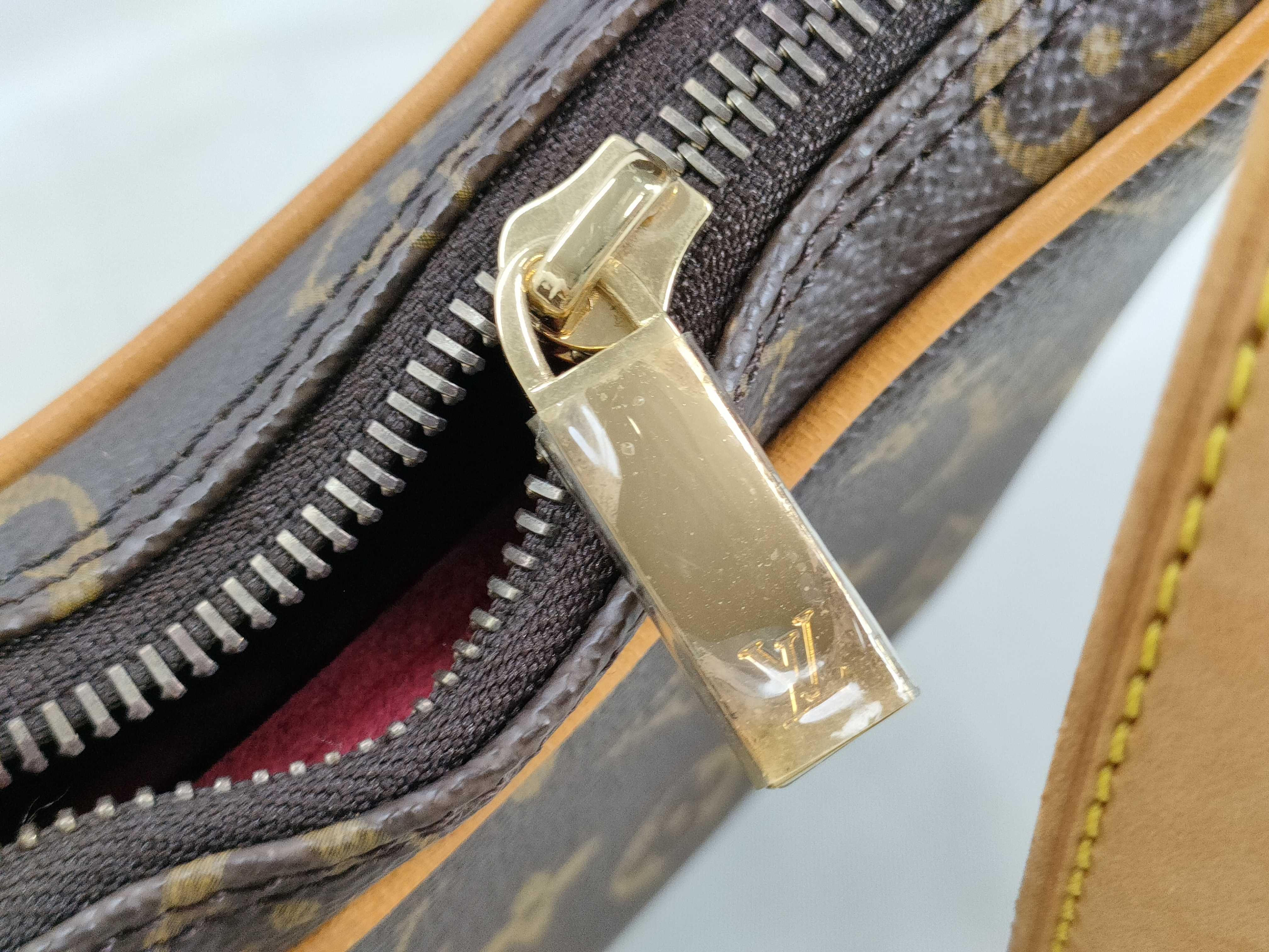 Monogram Pochette Croissant MI1023 Handbag — view 12