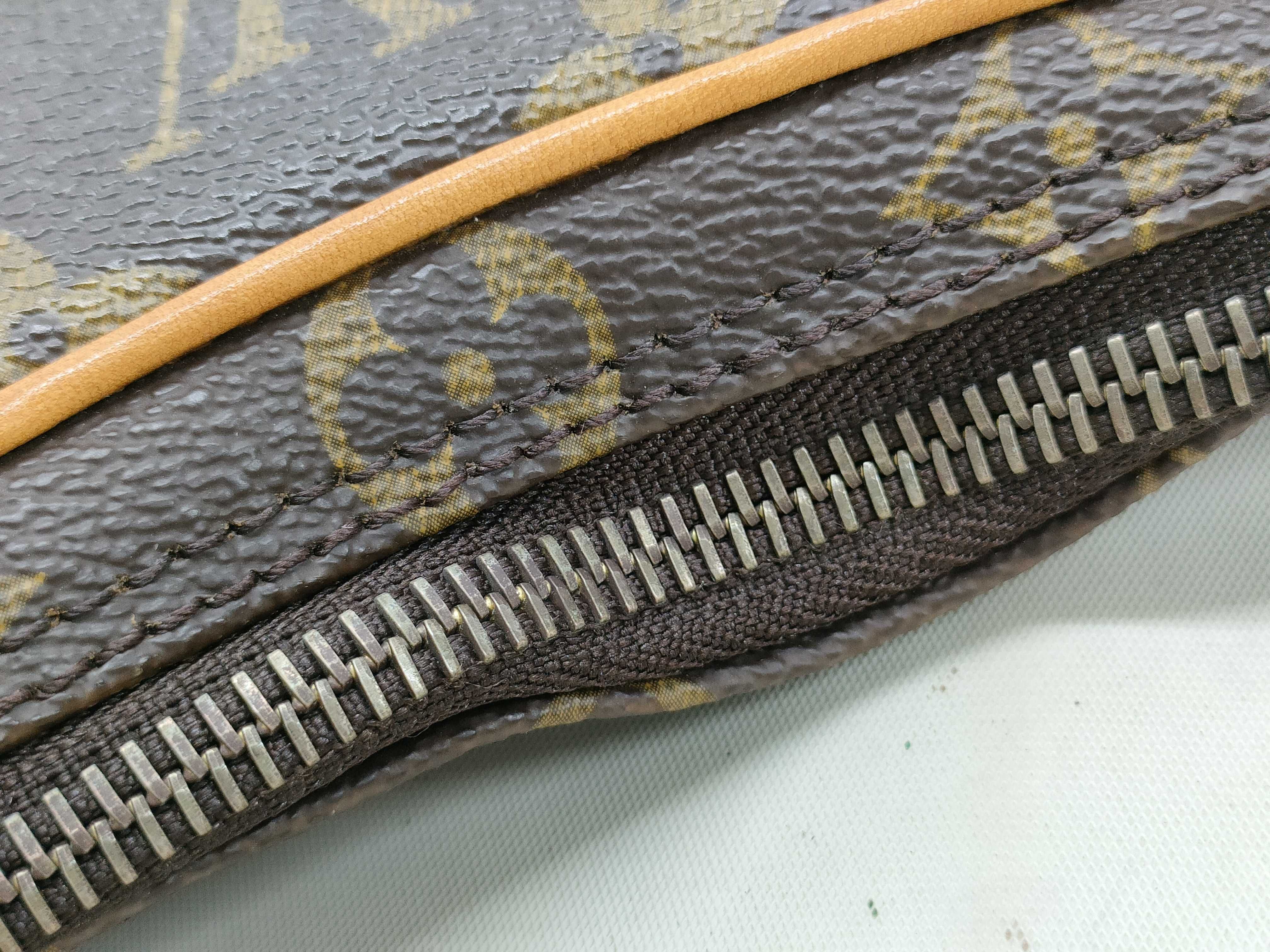 Monogram Pochette Croissant MI1023 Handbag — view 7