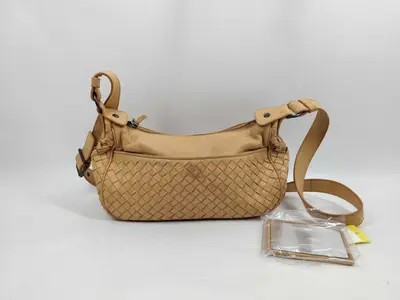 Intrecciato Beige Shoulder Bag with Mirror