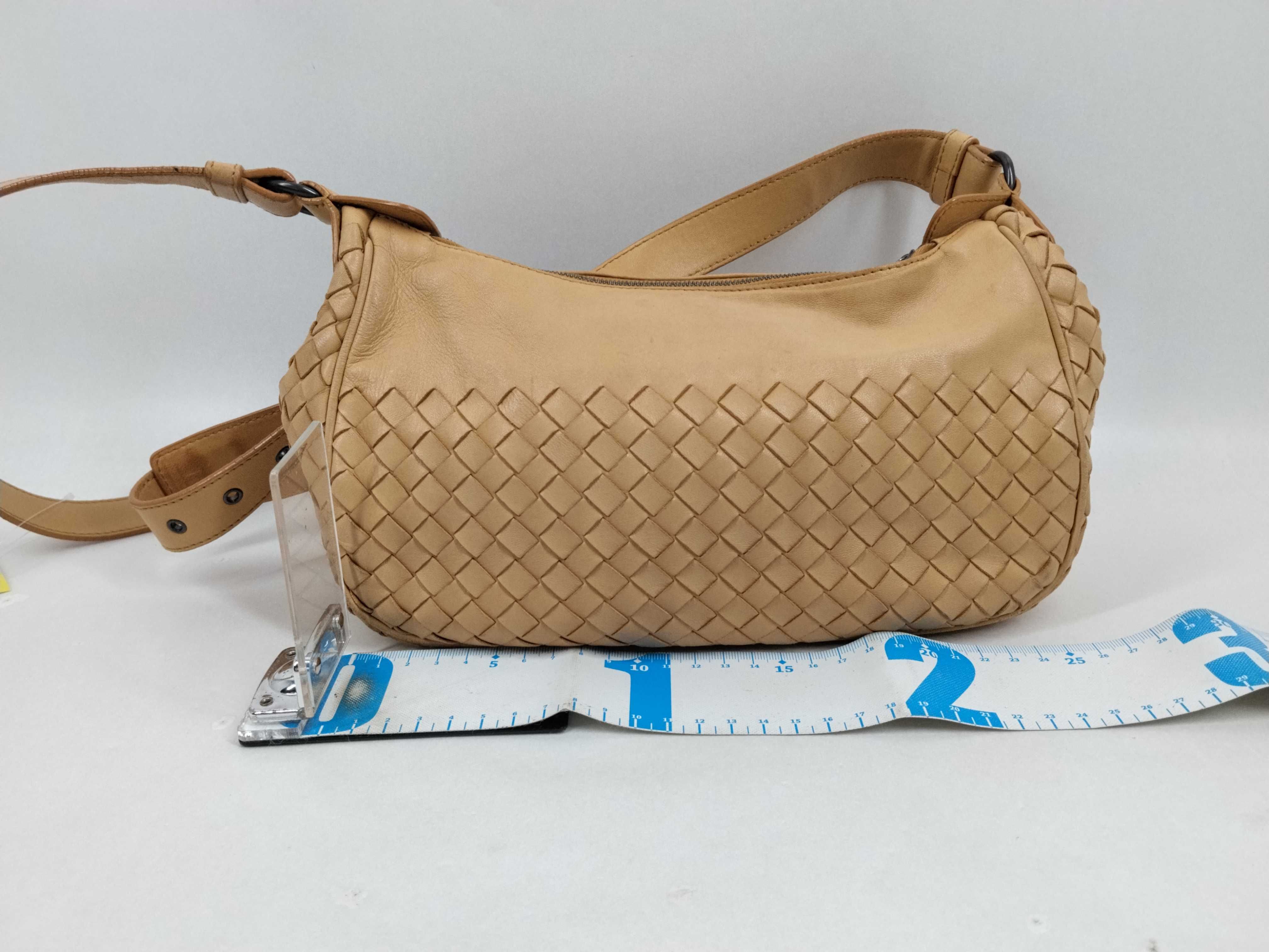 Intrecciato Beige Shoulder Bag with Mirror — view 2