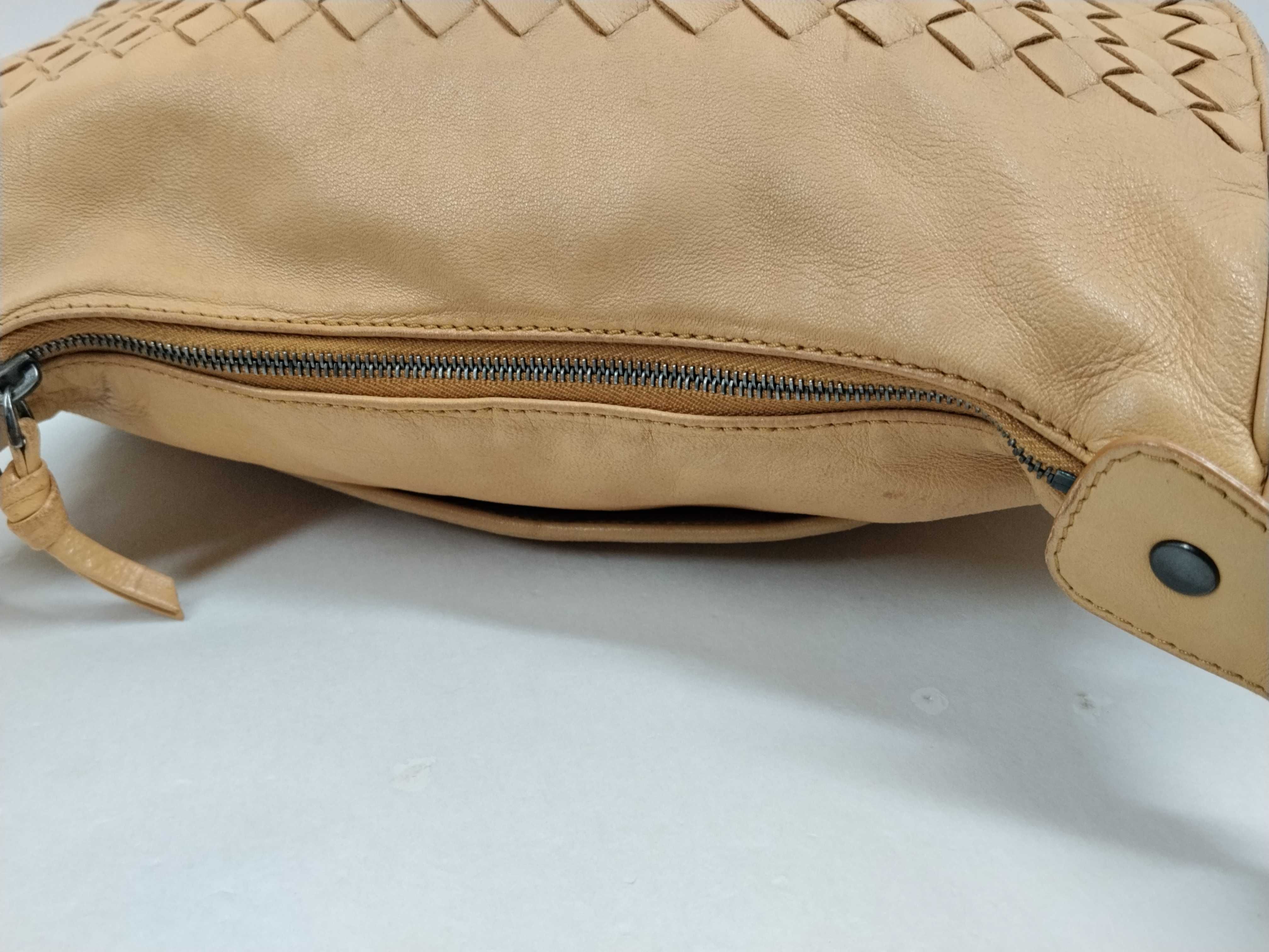 Intrecciato Beige Shoulder Bag with Mirror — view 9