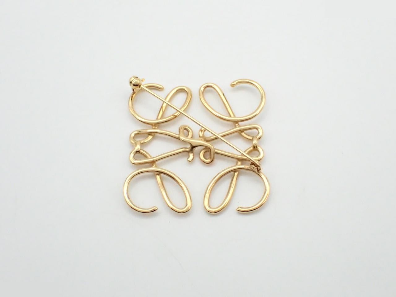 Anagram Brooch, Gold — view 2