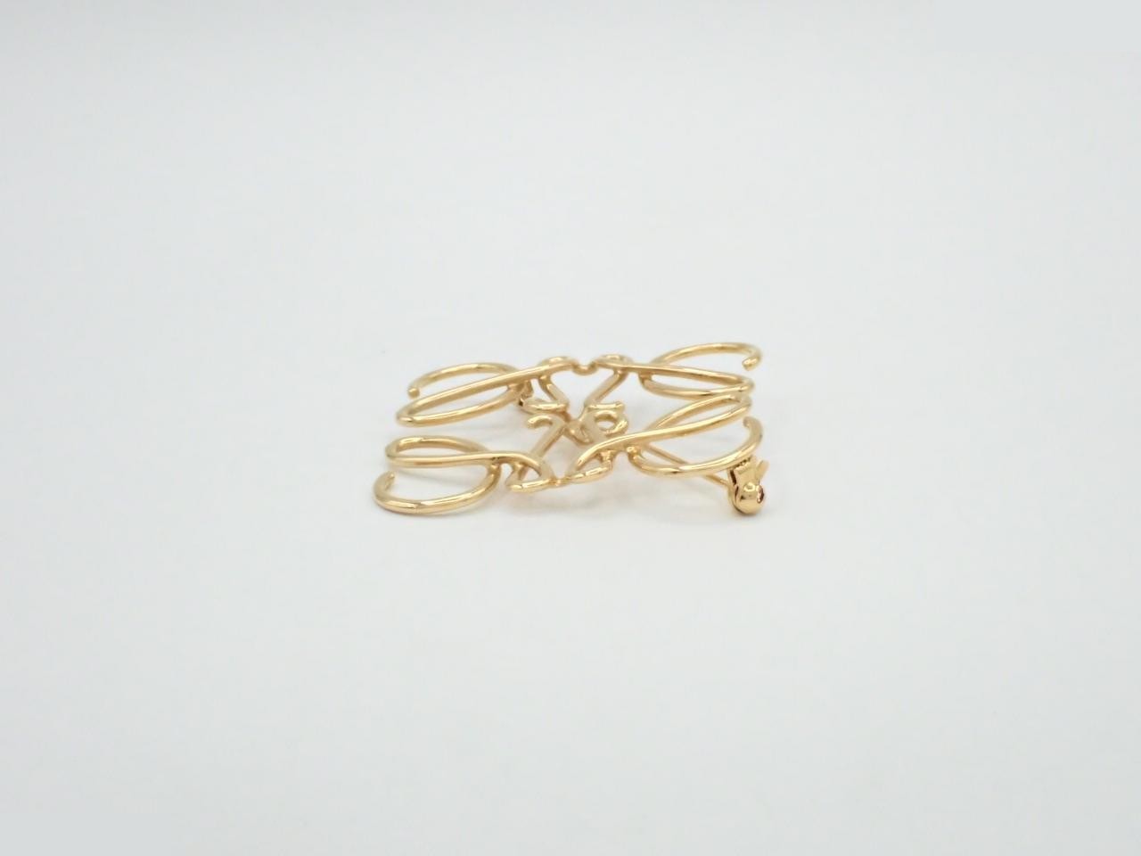 Anagram Brooch, Gold — view 3