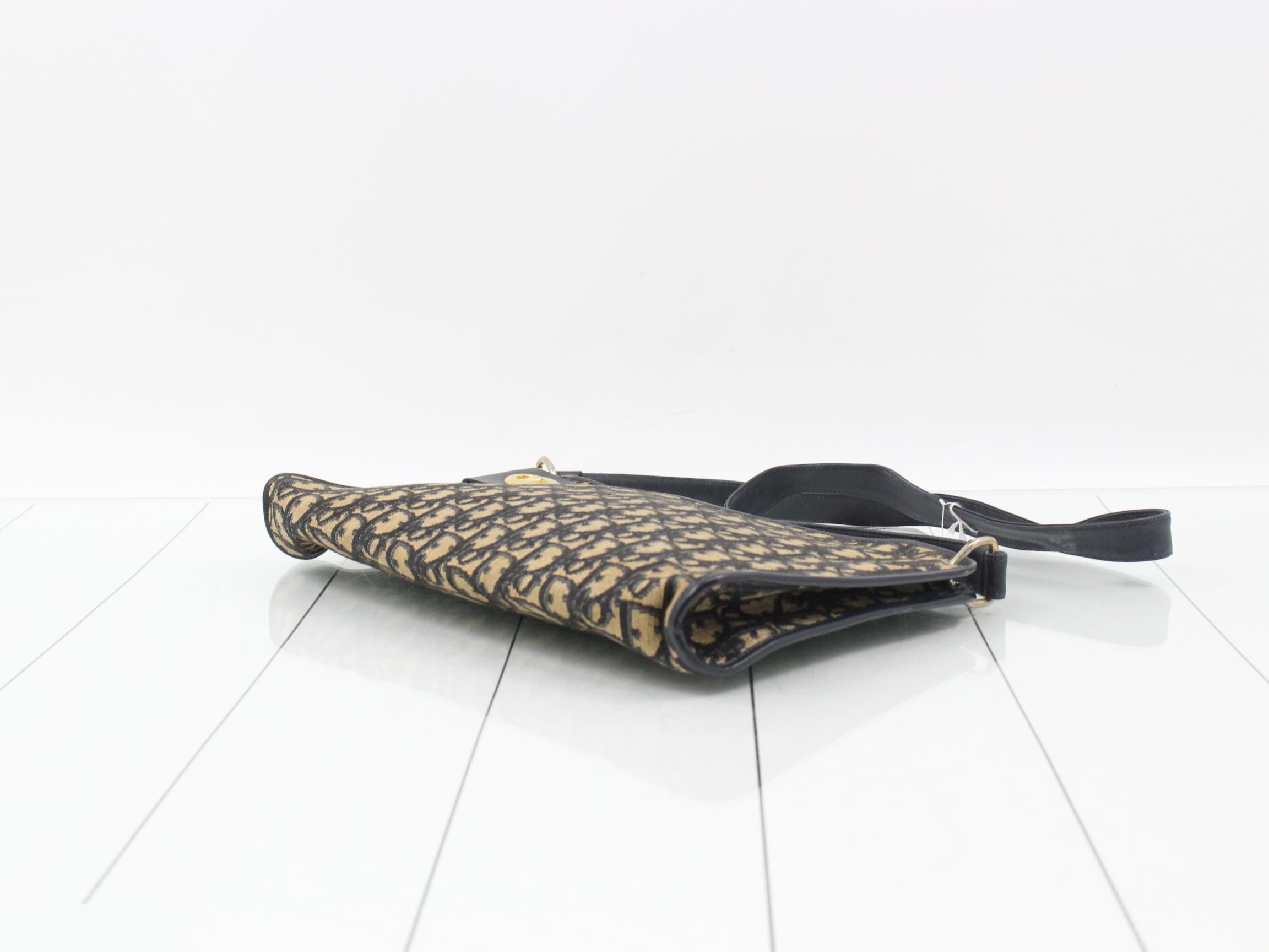 Shoulder bag — view 6