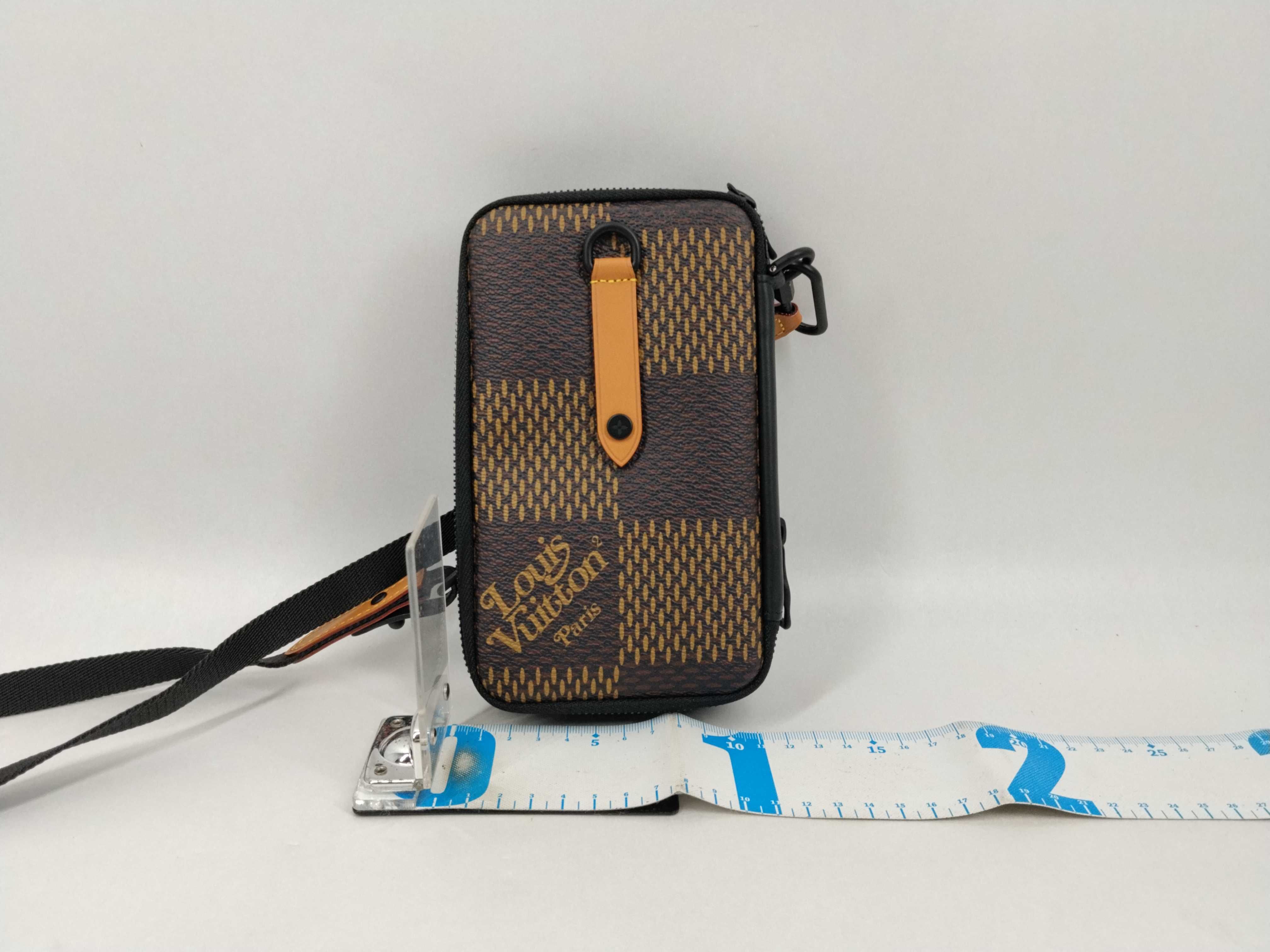 Damier N40377 Louis Vuitton Double Phone Pouch Damier Giant RFID Turtle Virgil Abloh NIGO Collaboration Shoulder Bag — view 2
