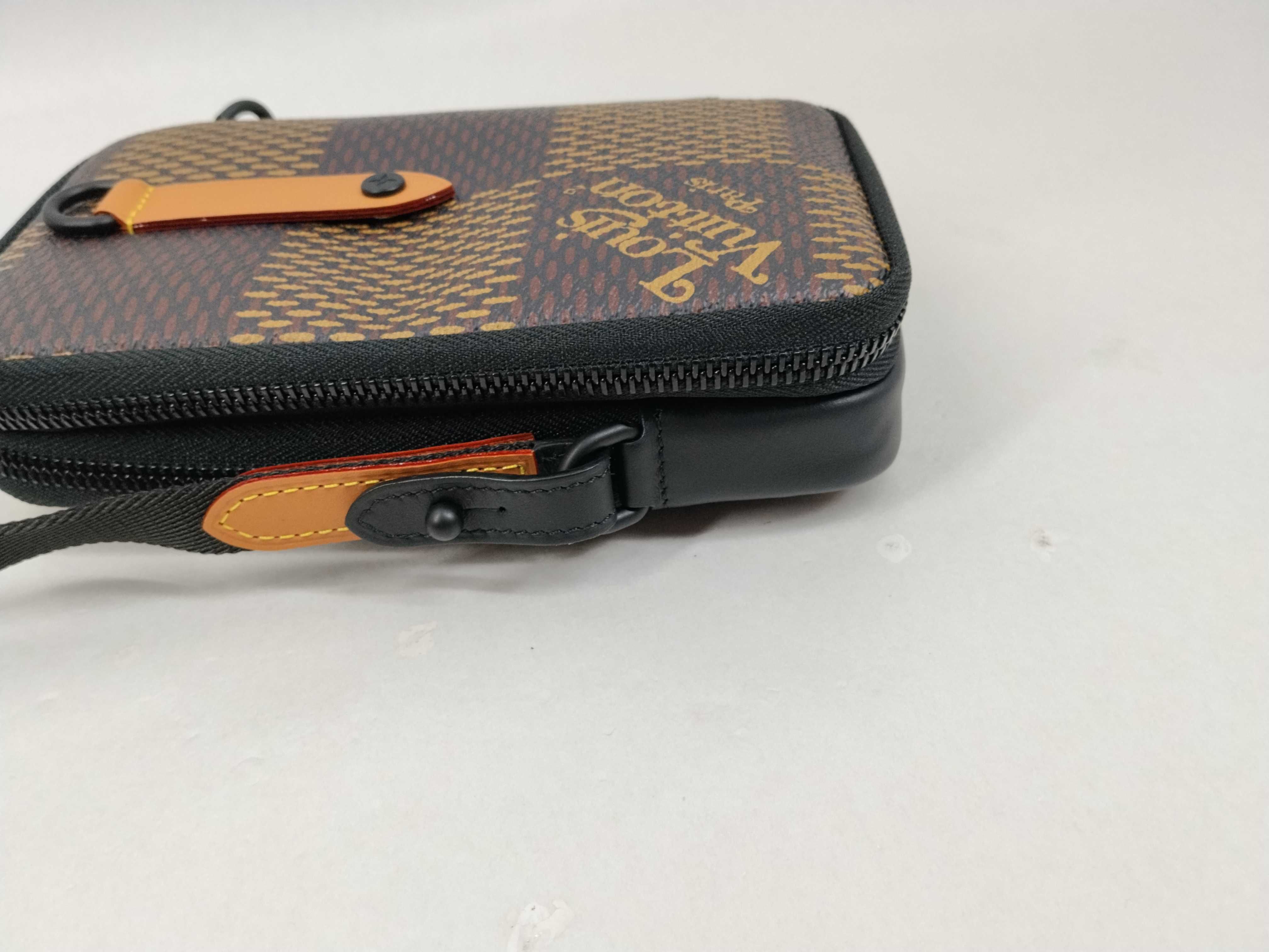 Damier N40377 Louis Vuitton Double Phone Pouch Damier Giant RFID Turtle Virgil Abloh NIGO Collaboration Shoulder Bag — view 5