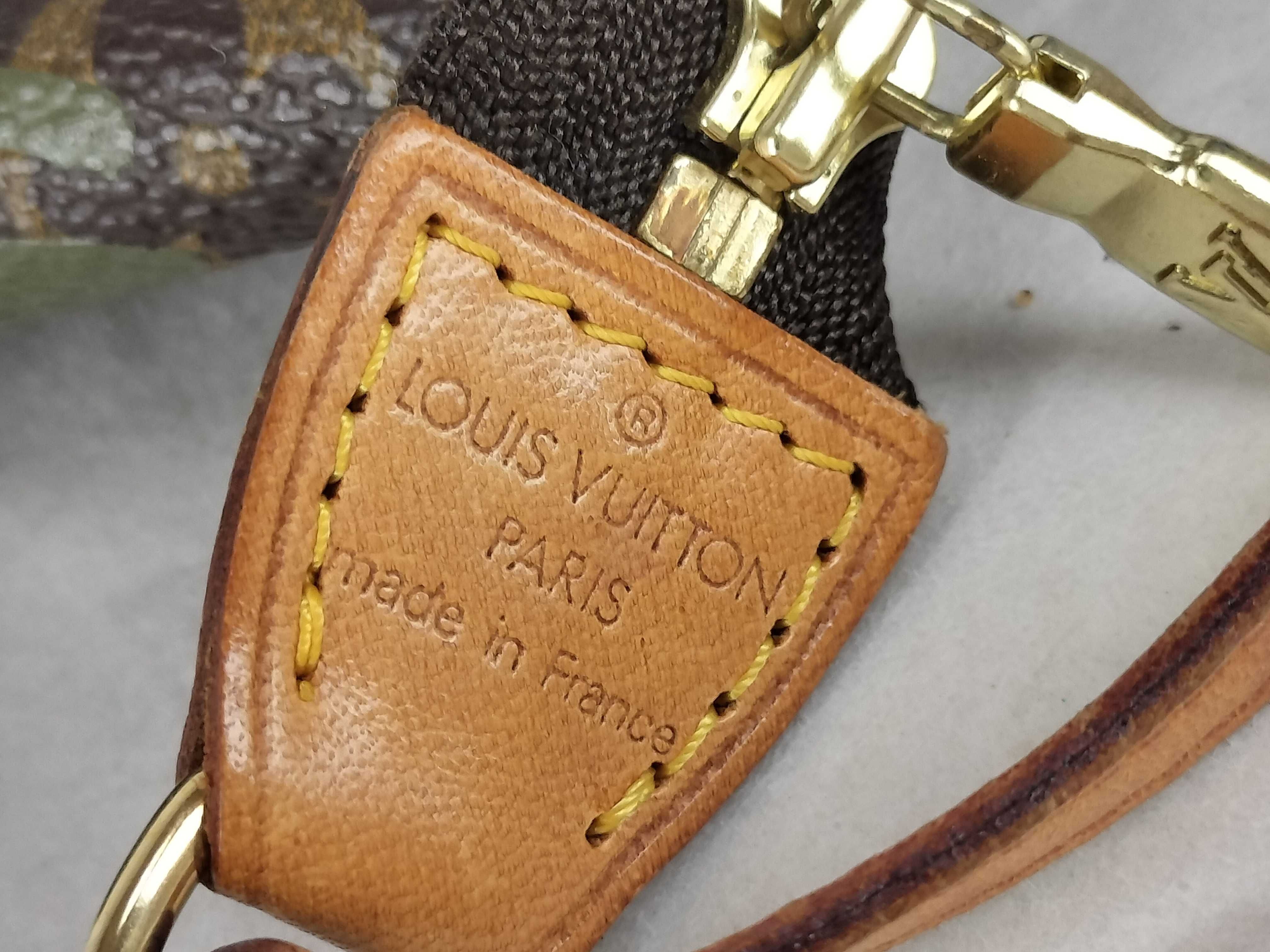 Monogram Graffiti Pochette Accessoires M92191 AR0071 Pouch — view 11